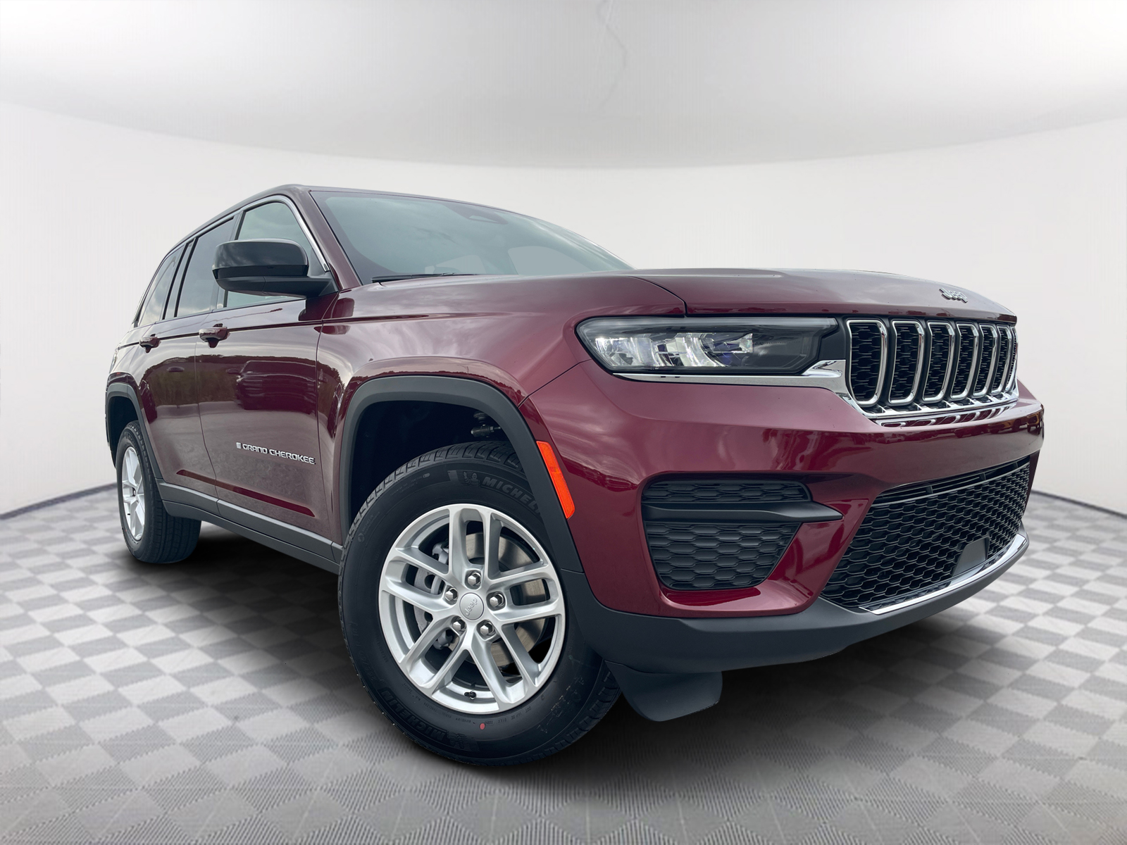 2024 Jeep Grand Cherokee Laredo 1