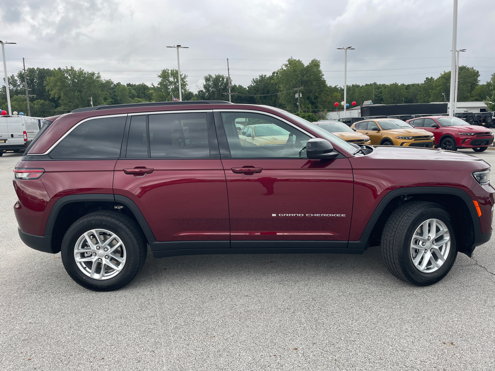 2024 Jeep Grand Cherokee Laredo 3