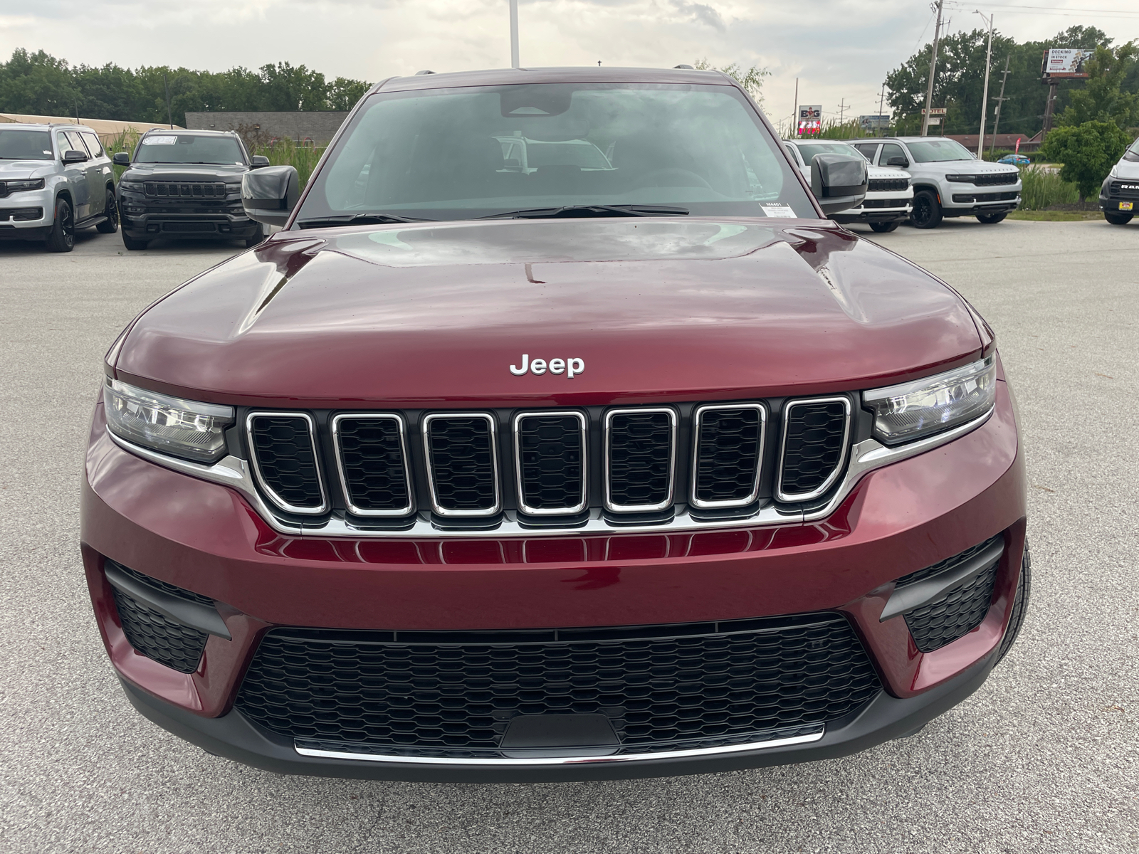 2024 Jeep Grand Cherokee Laredo 9