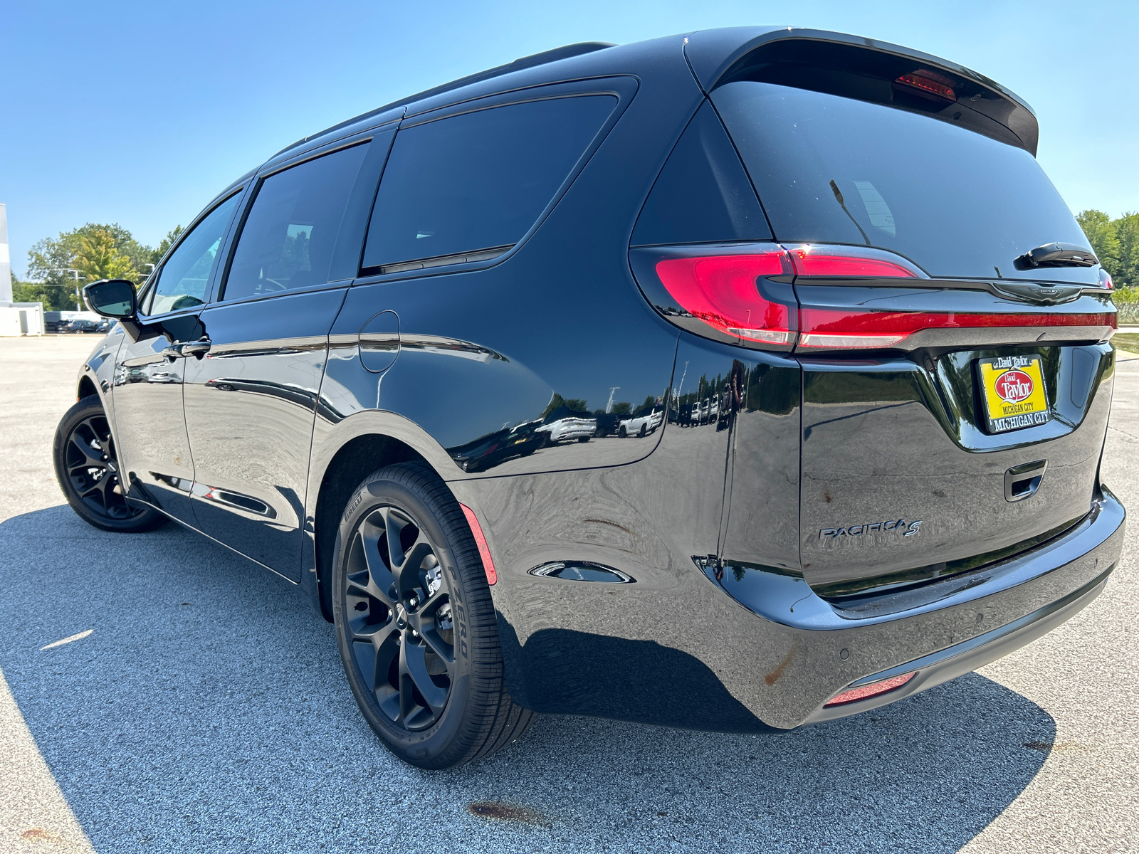 2024 Chrysler Pacifica Touring L 6