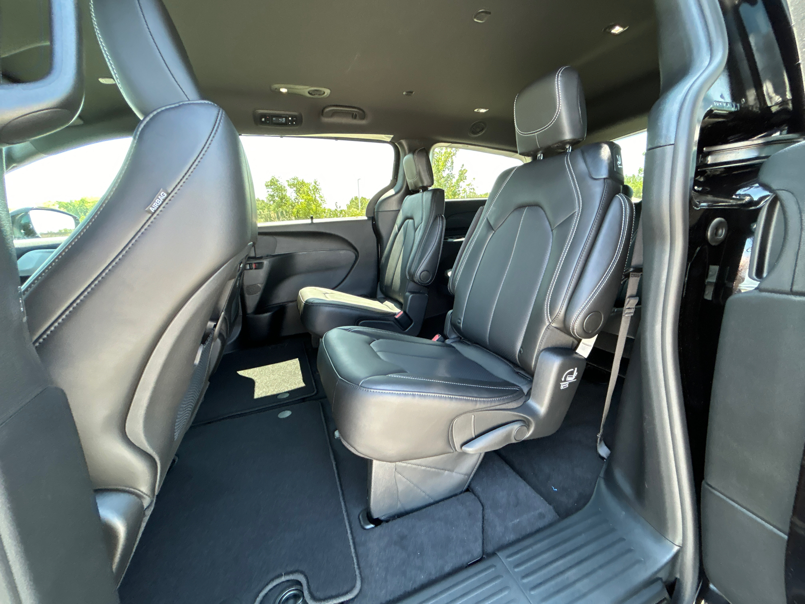 2024 Chrysler Pacifica Touring L 42