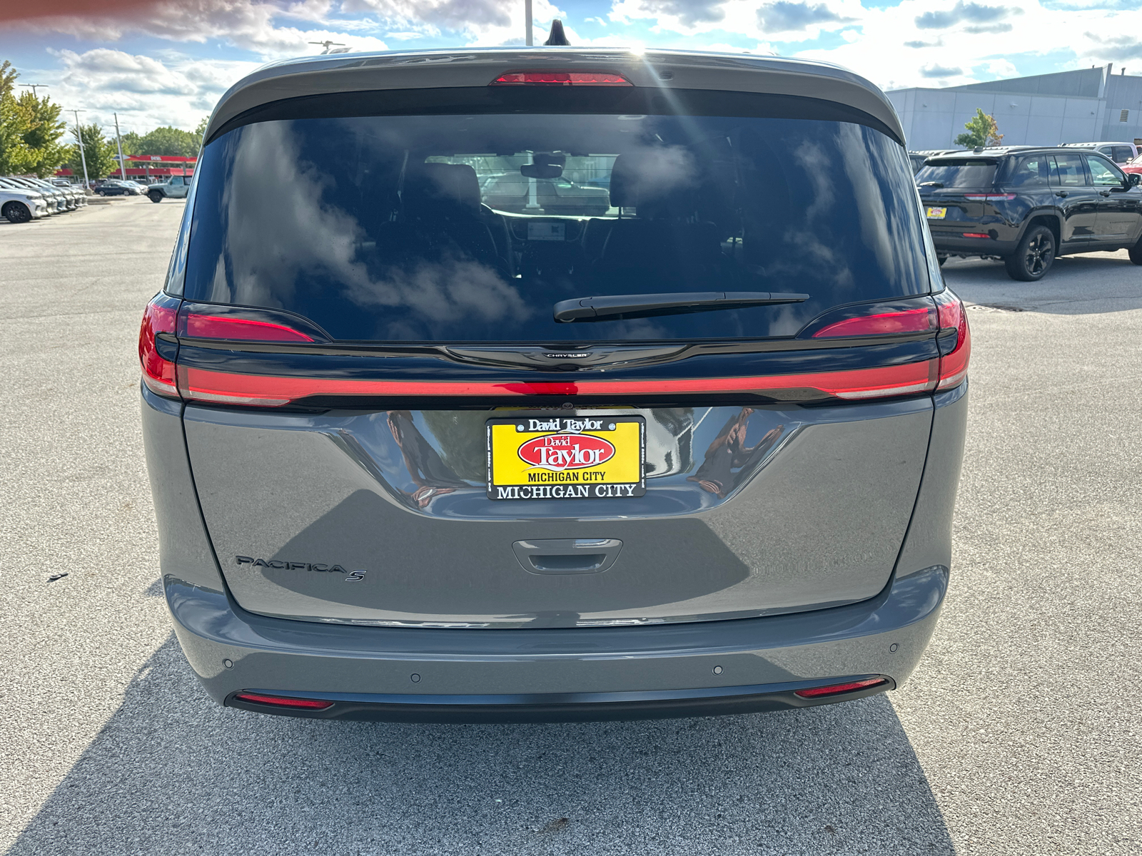 2024 Chrysler Pacifica Touring L 5