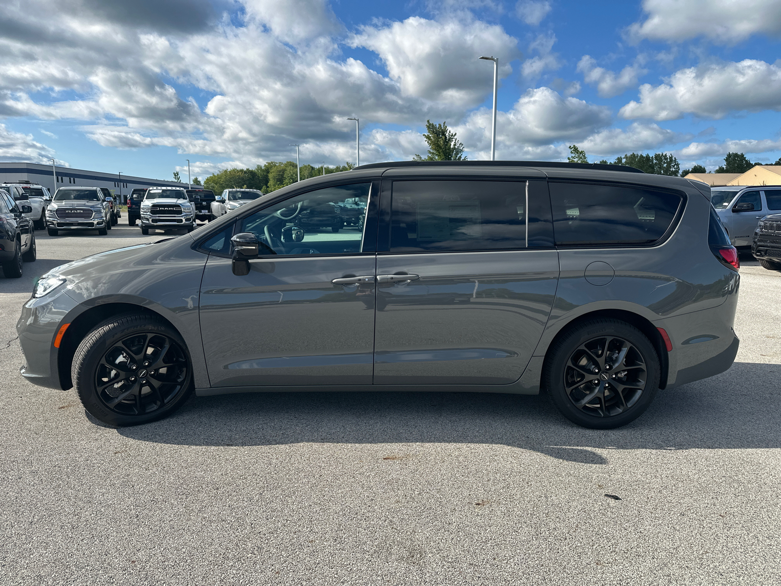 2024 Chrysler Pacifica Touring L 7