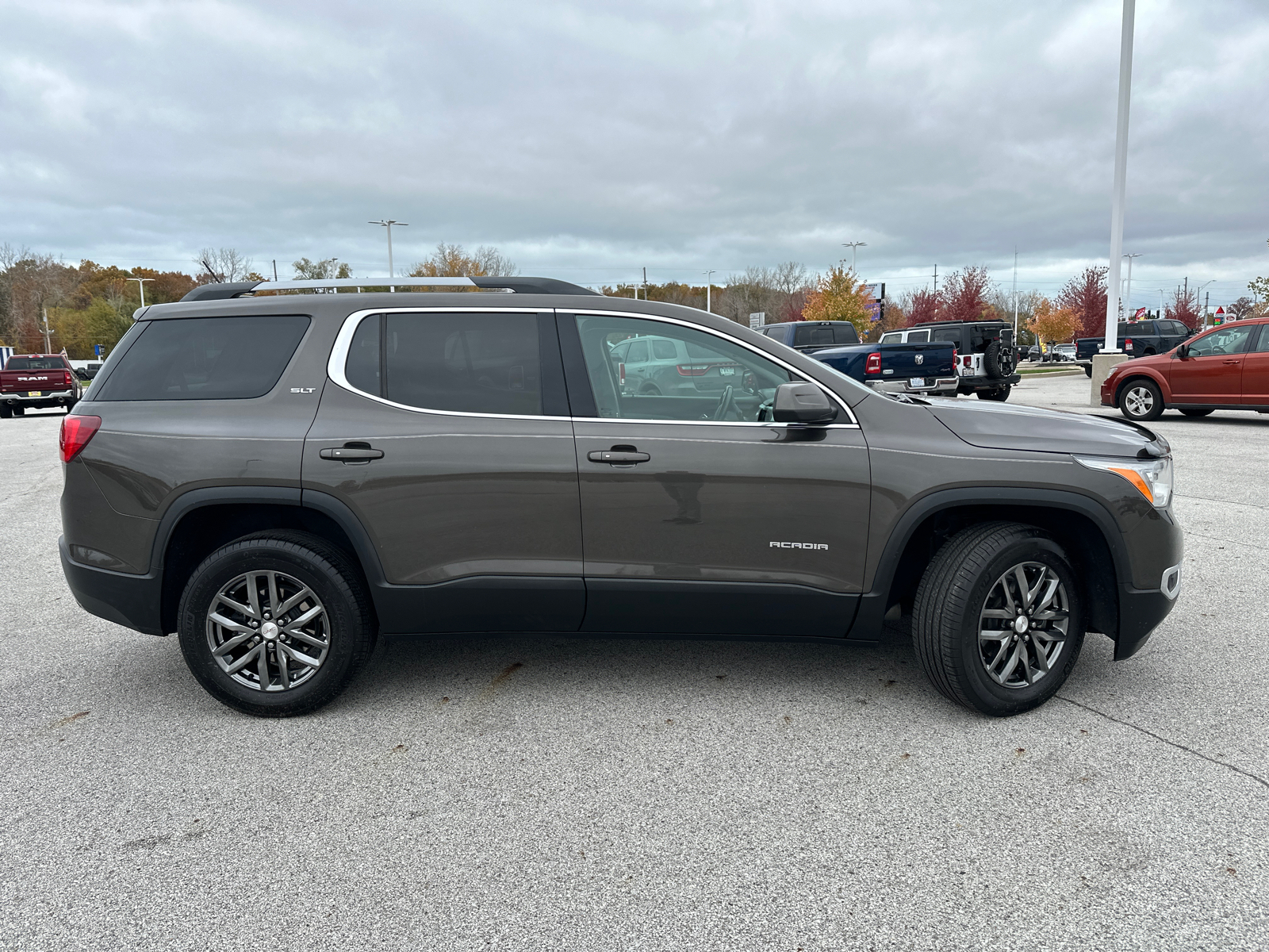 2019 GMC Acadia SLT 2