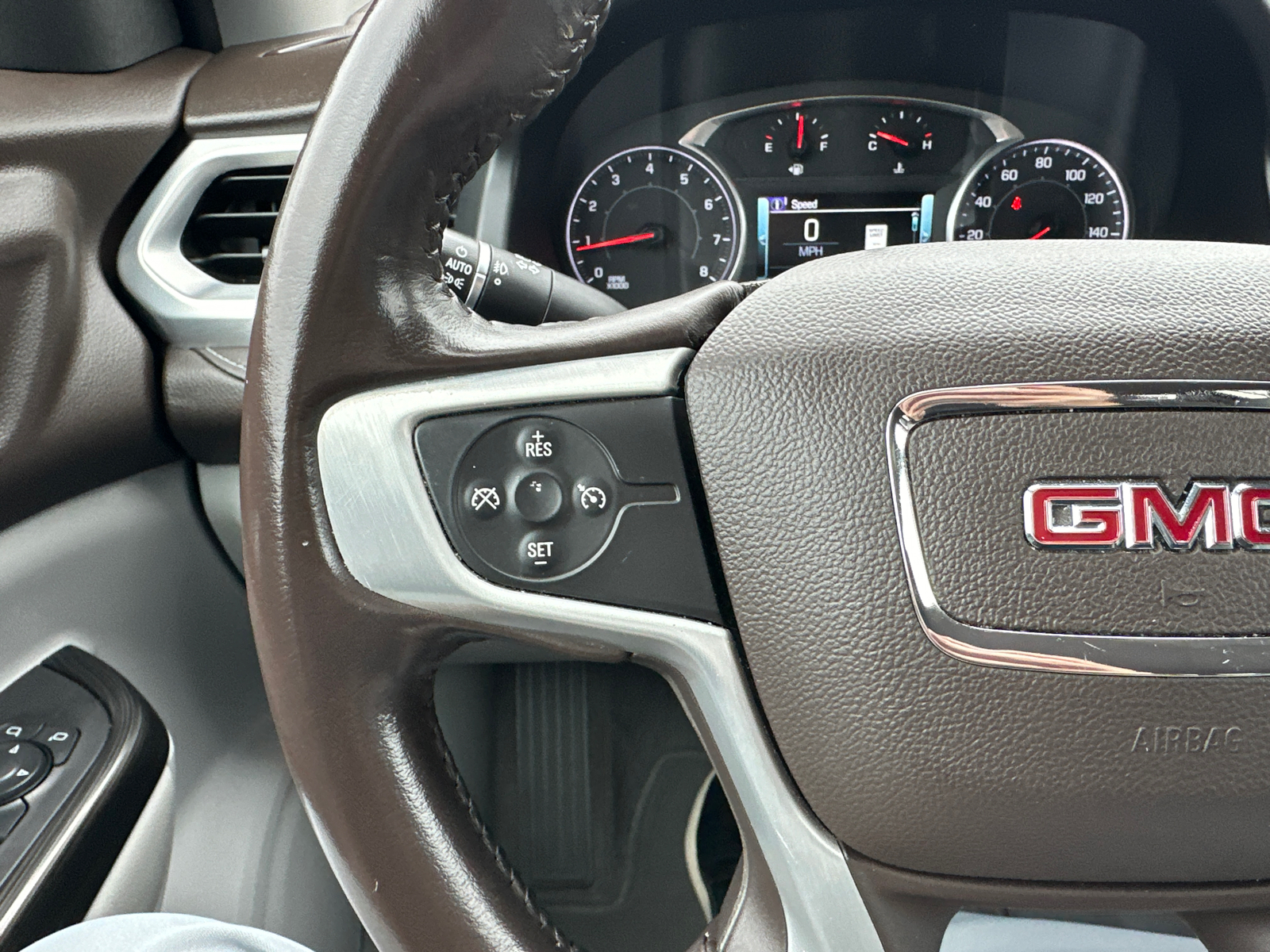 2019 GMC Acadia SLT 24