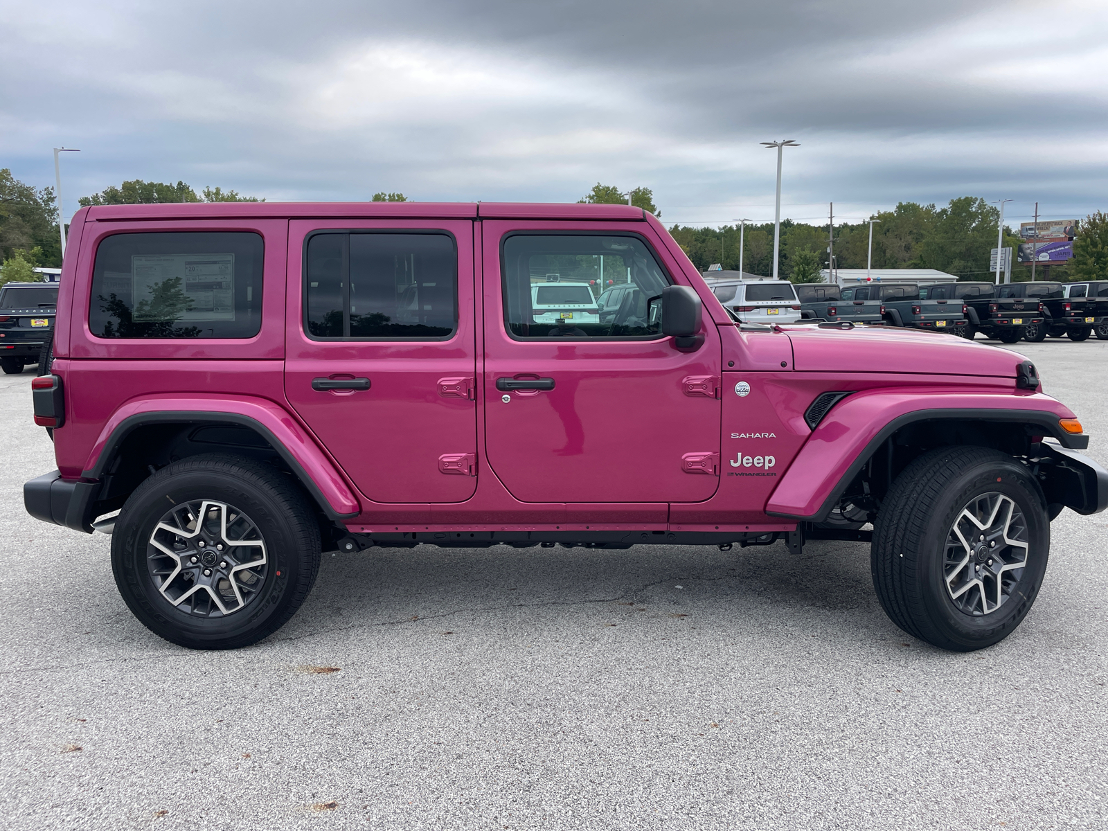 2024 Jeep Wrangler Sahara 2