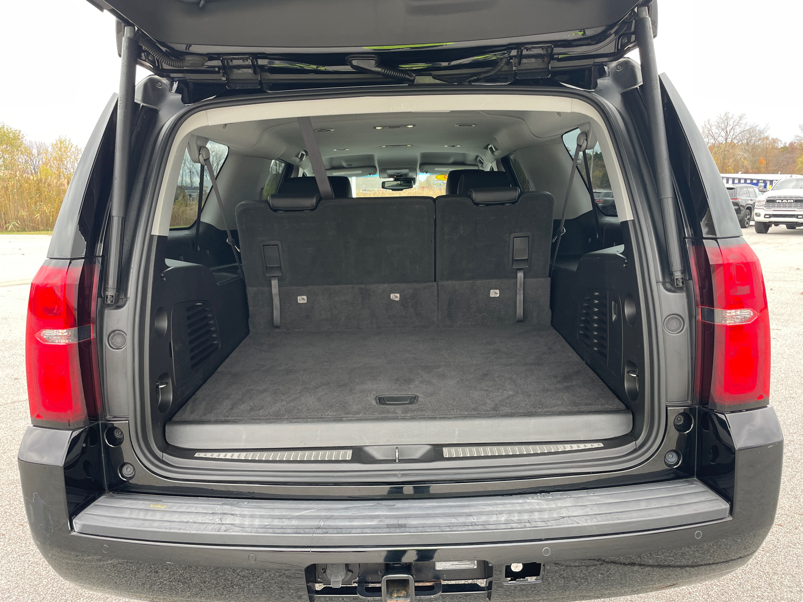 2016 Chevrolet Suburban LT 38