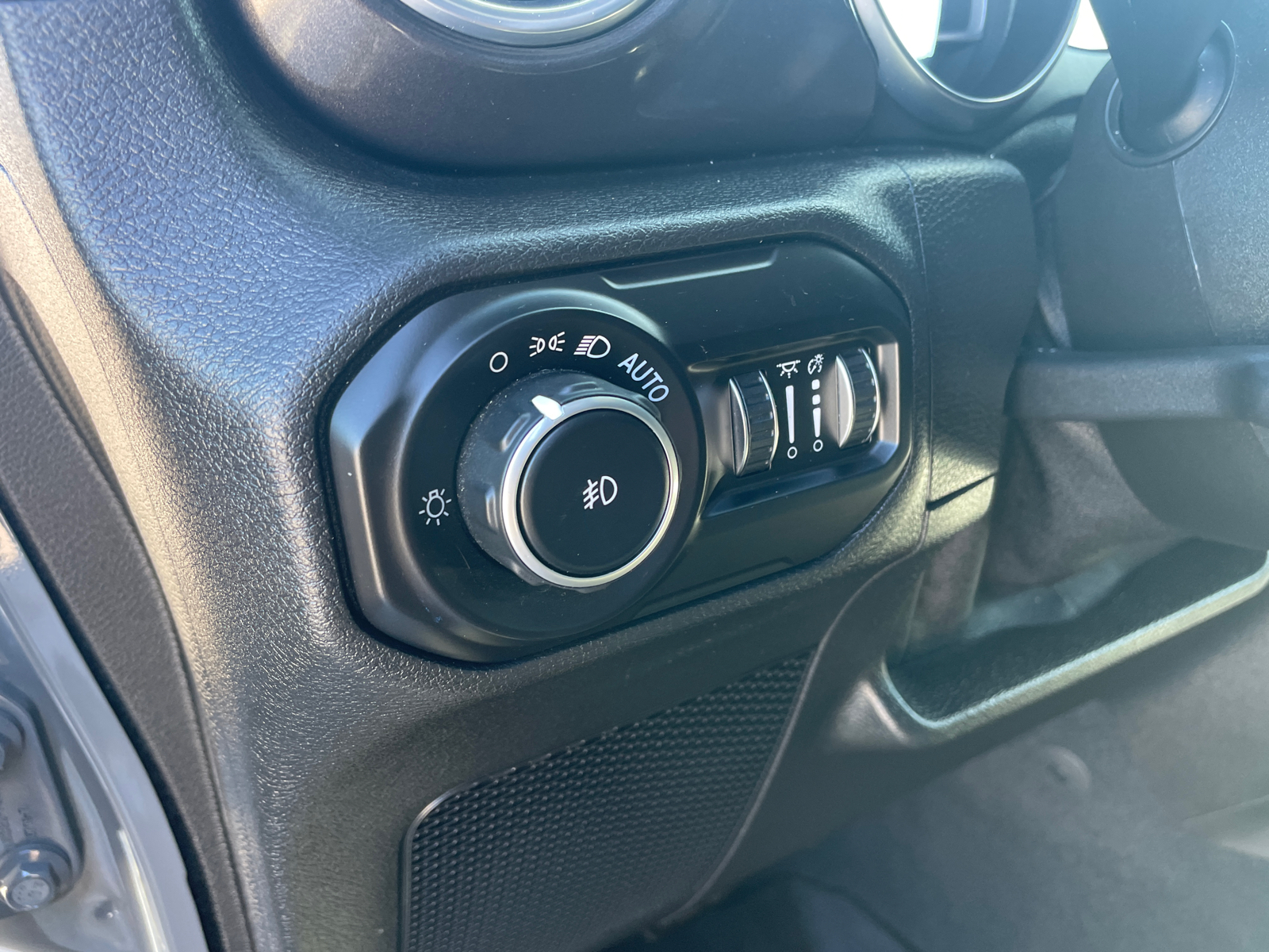 2021 Jeep Wrangler Unlimited Sahara Altitude 27