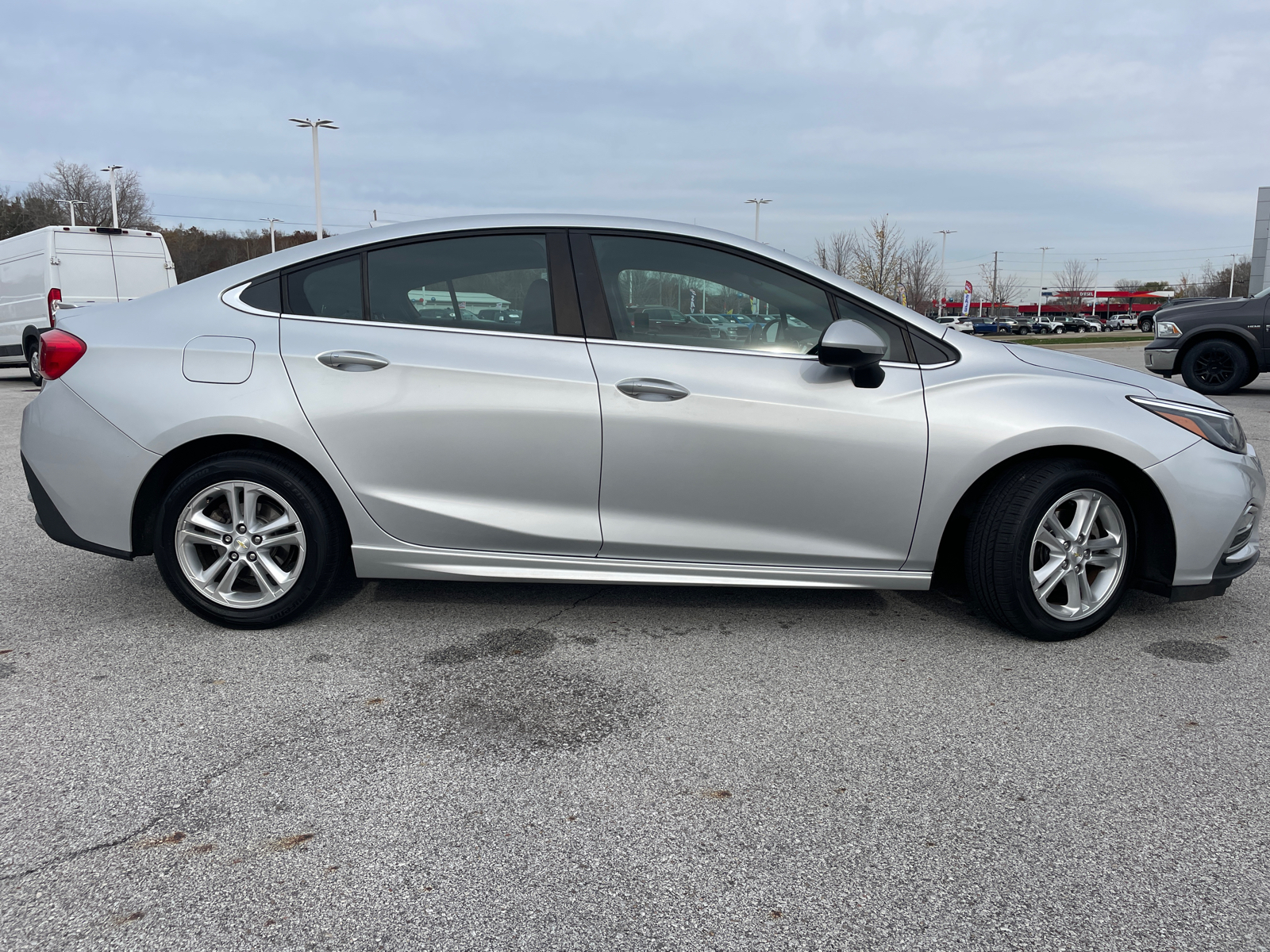 2017 Chevrolet Cruze LT 2