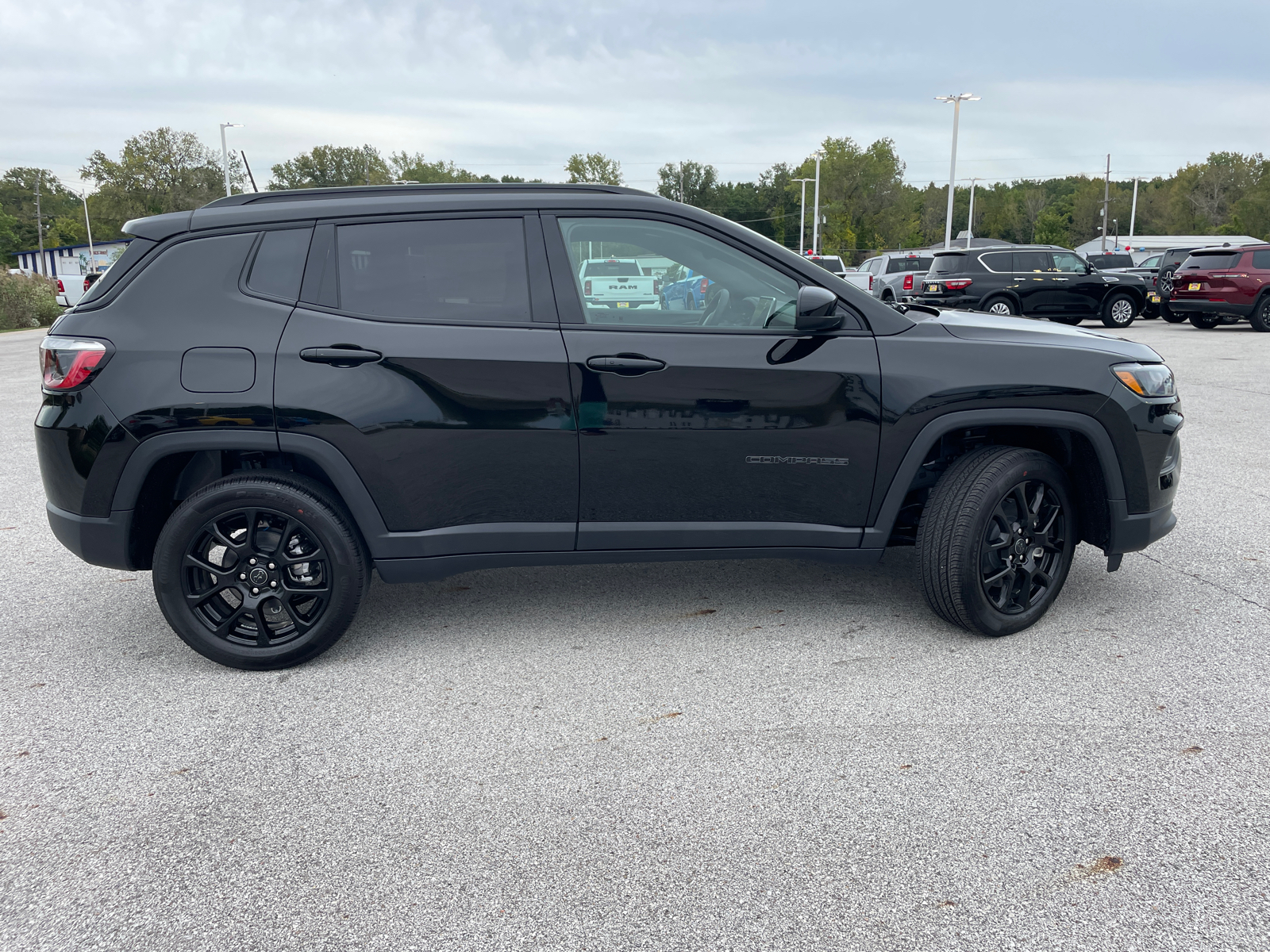 2025 Jeep Compass Latitude 2