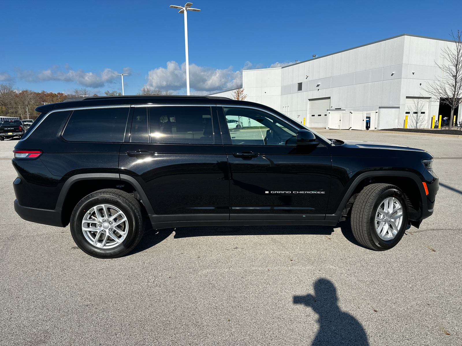 2025 Jeep Grand Cherokee L Laredo 2