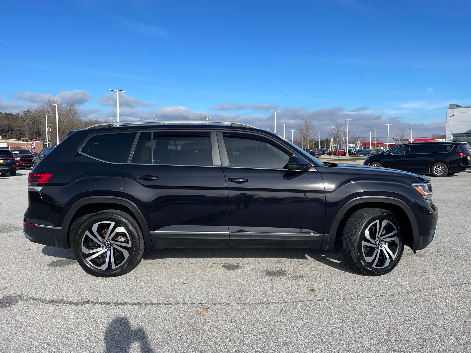 2022 Volkswagen Atlas 3.6L V6 SEL 2