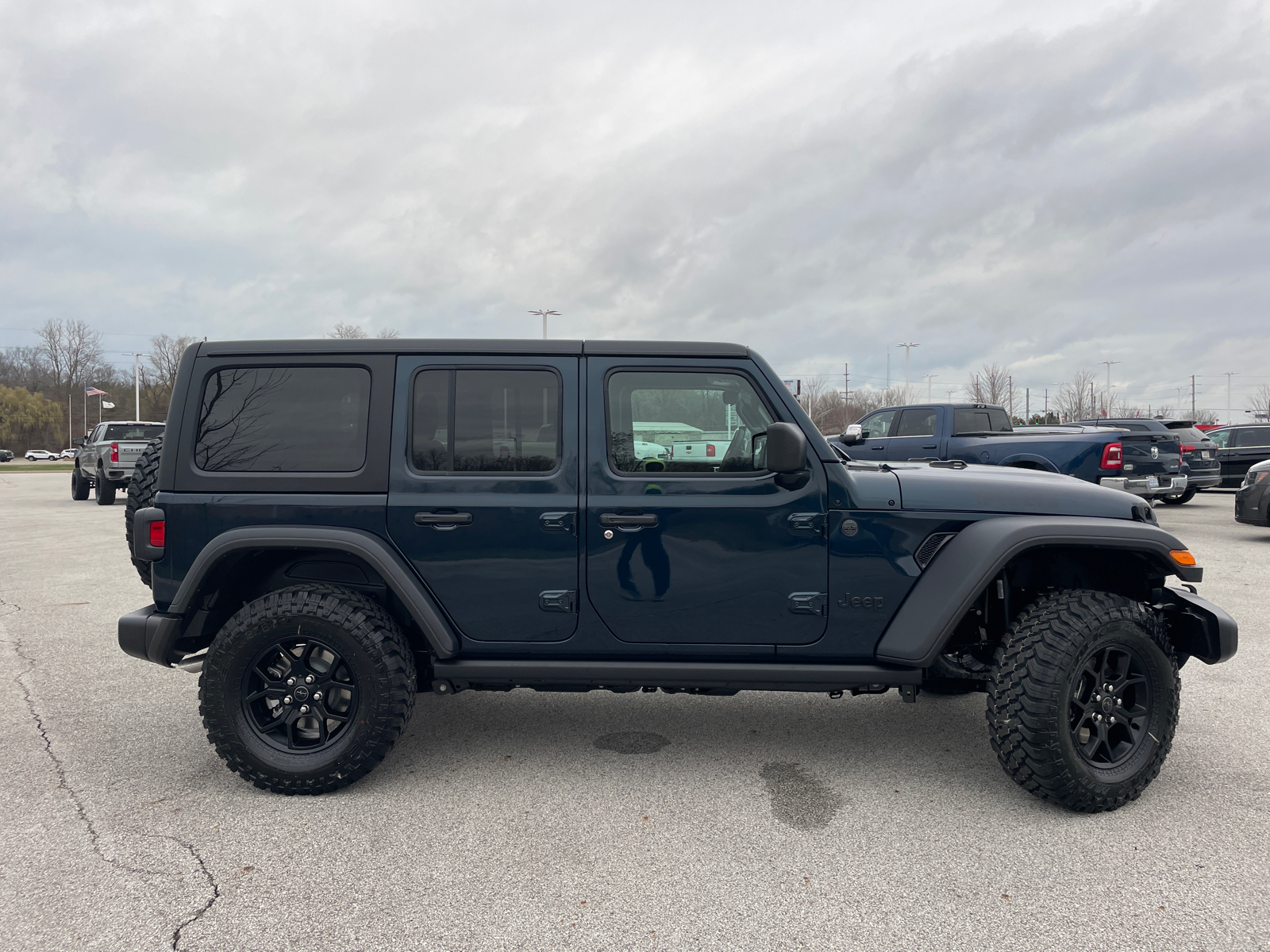 2025 Jeep Wrangler Willys 2