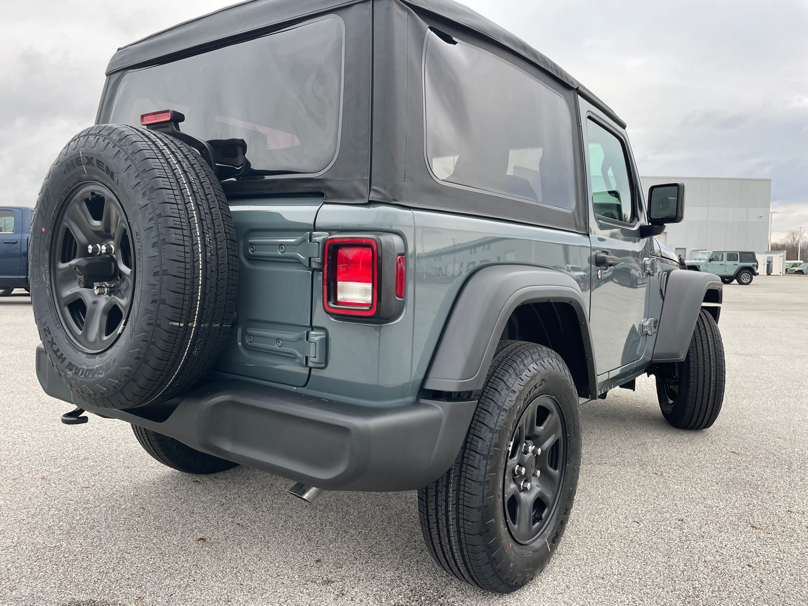 2025 Jeep Wrangler Sport 3