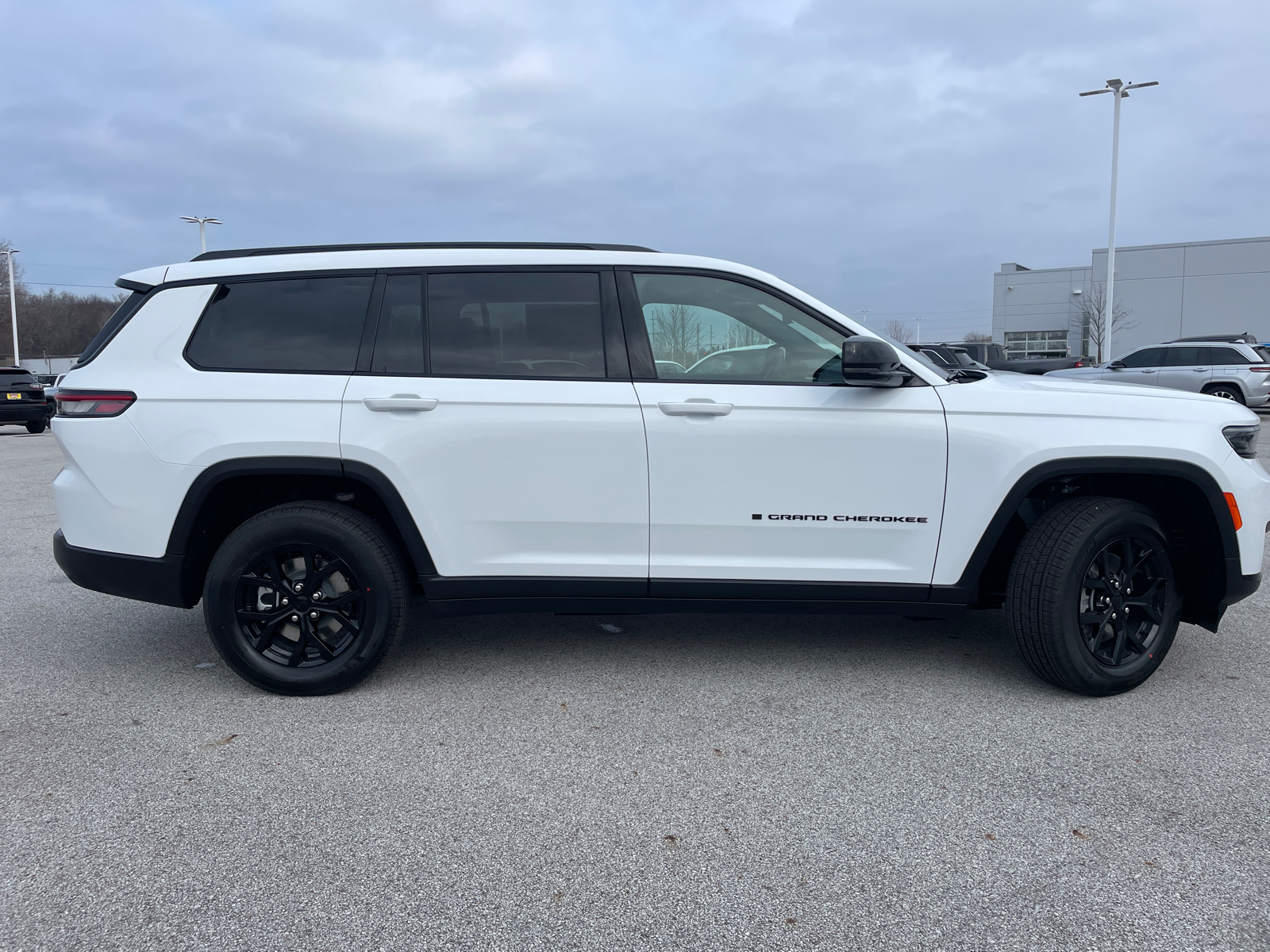 2025 Jeep Grand Cherokee L Altitude X 2