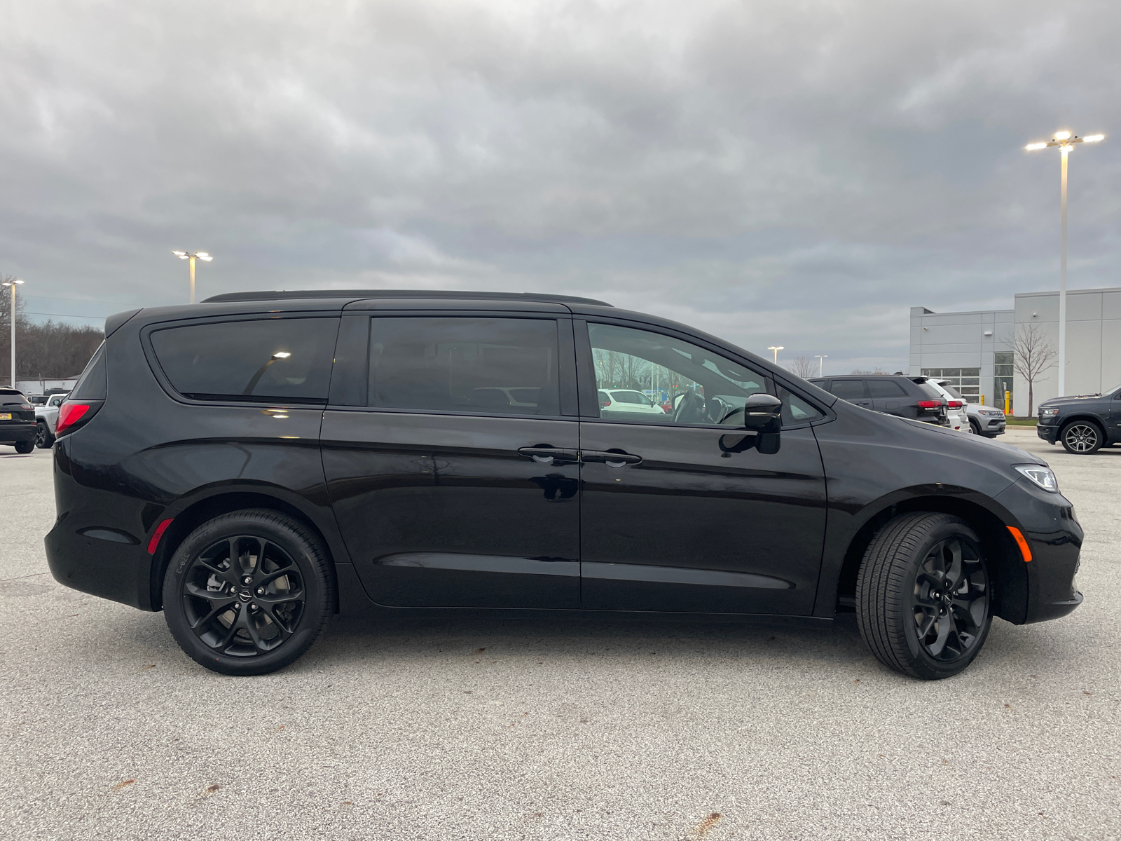 2025 Chrysler Pacifica Limited 2