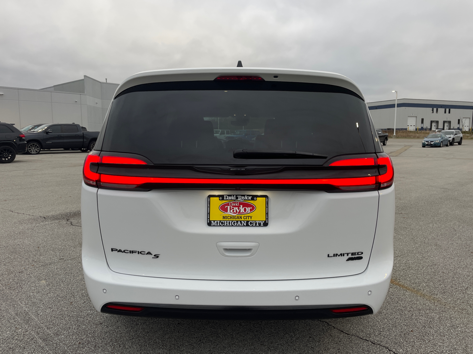 2025 Chrysler Pacifica Limited 4