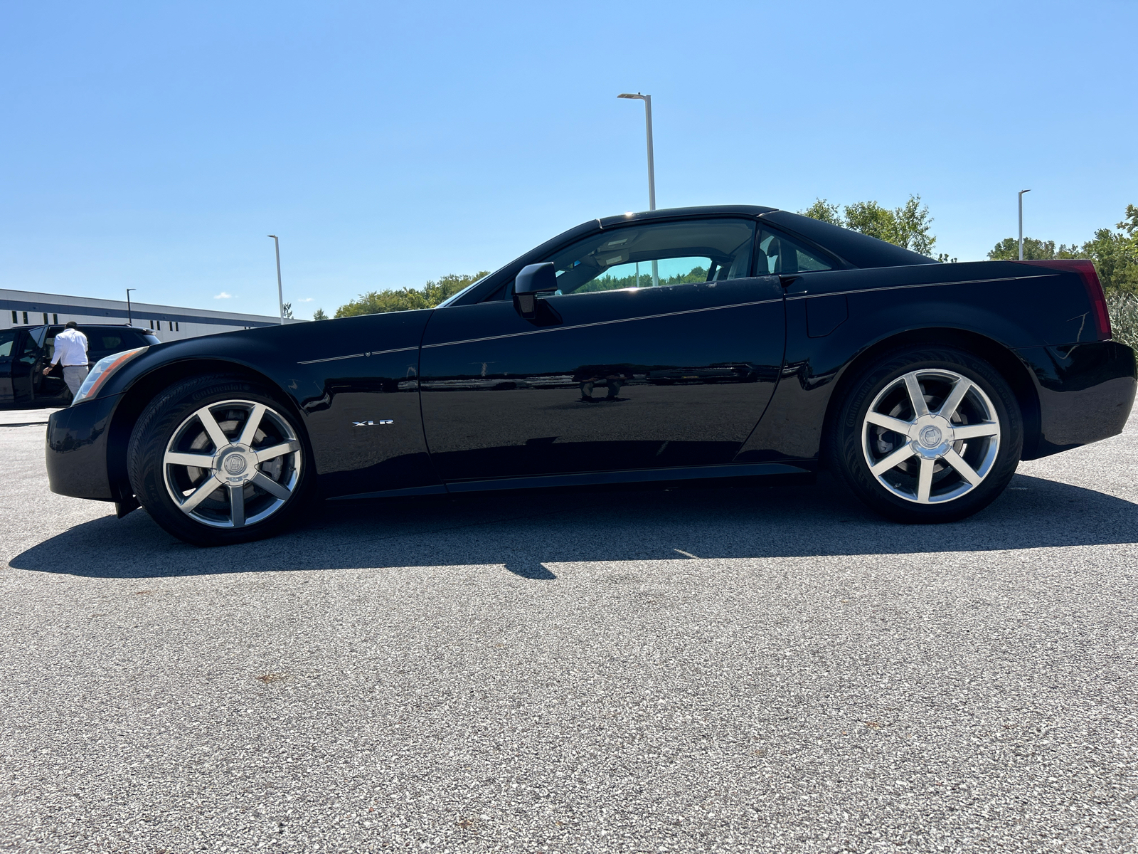 2005 Cadillac XLR Base 7