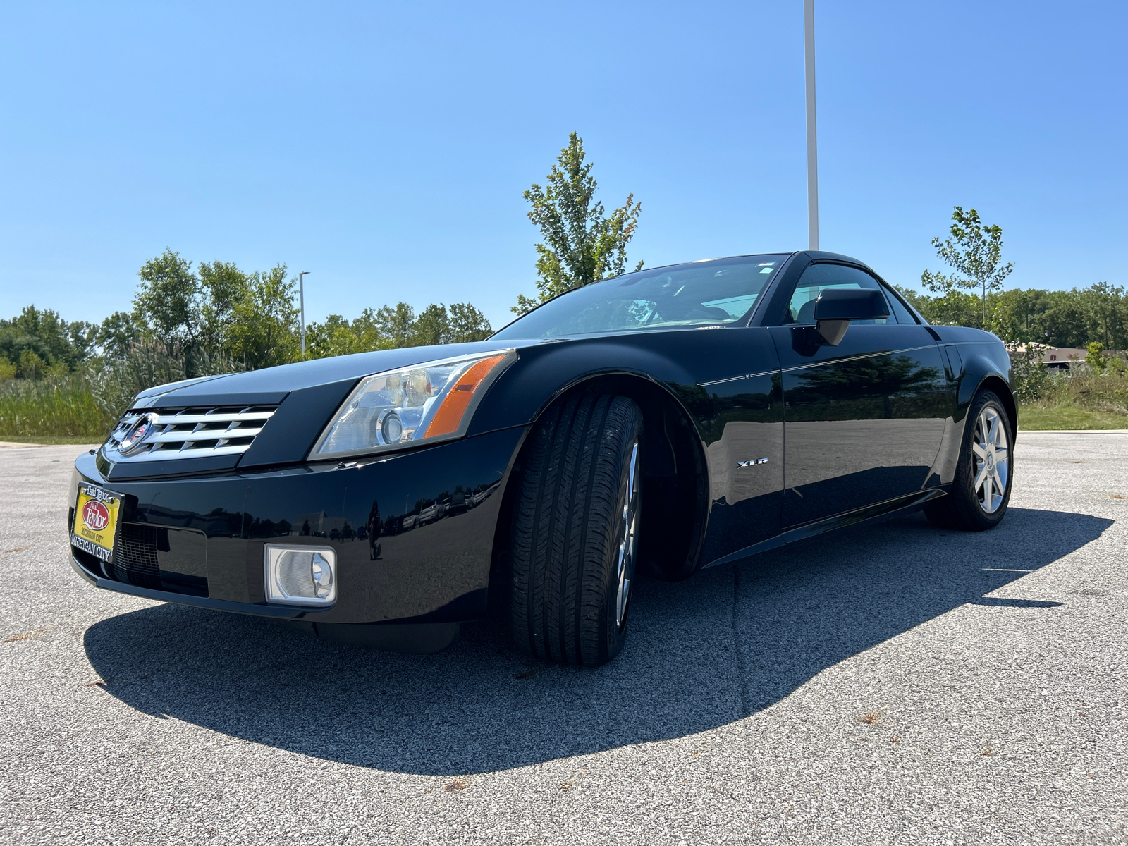 2005 Cadillac XLR Base 8