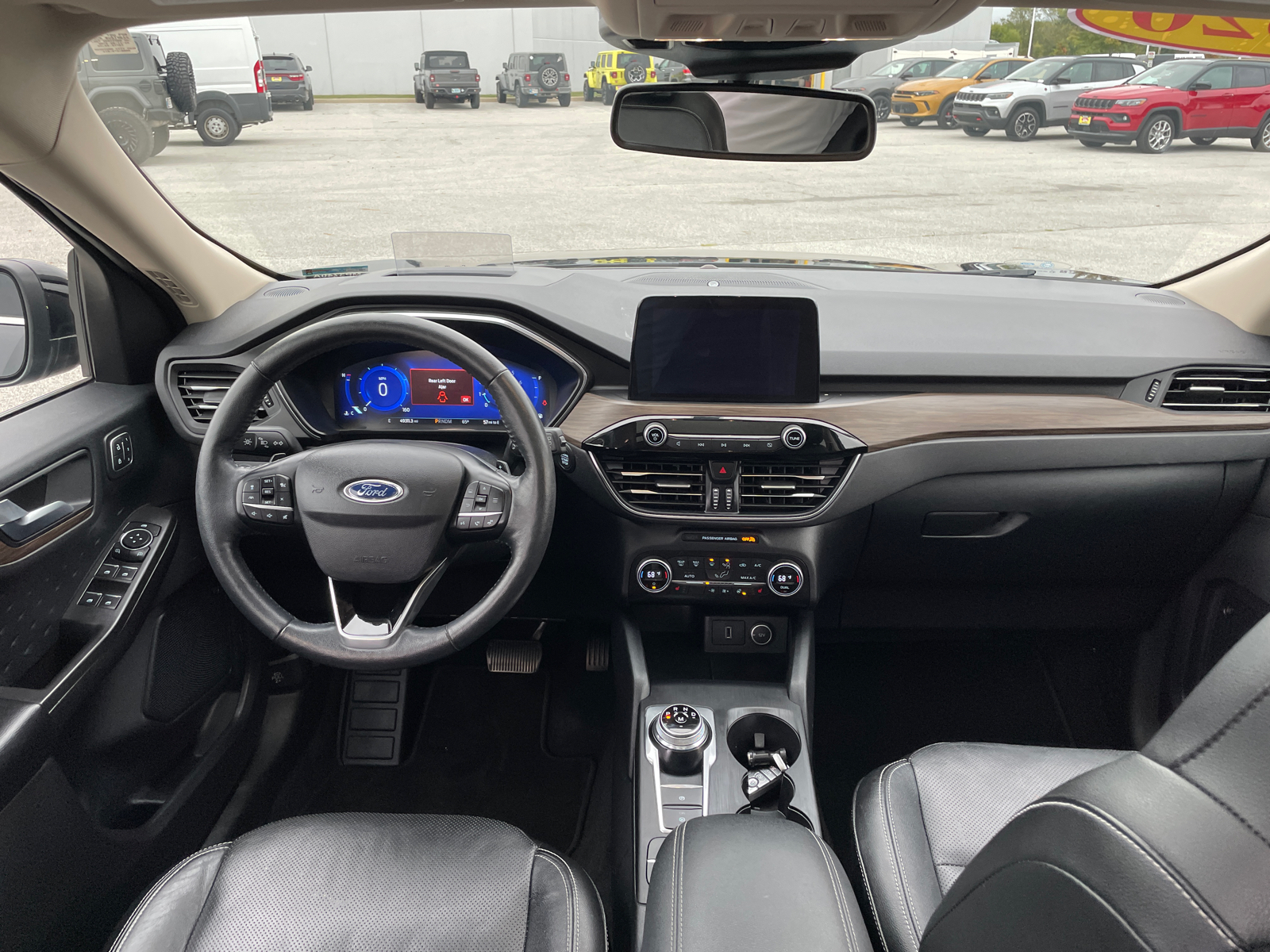 2020 Ford Escape Titanium 38