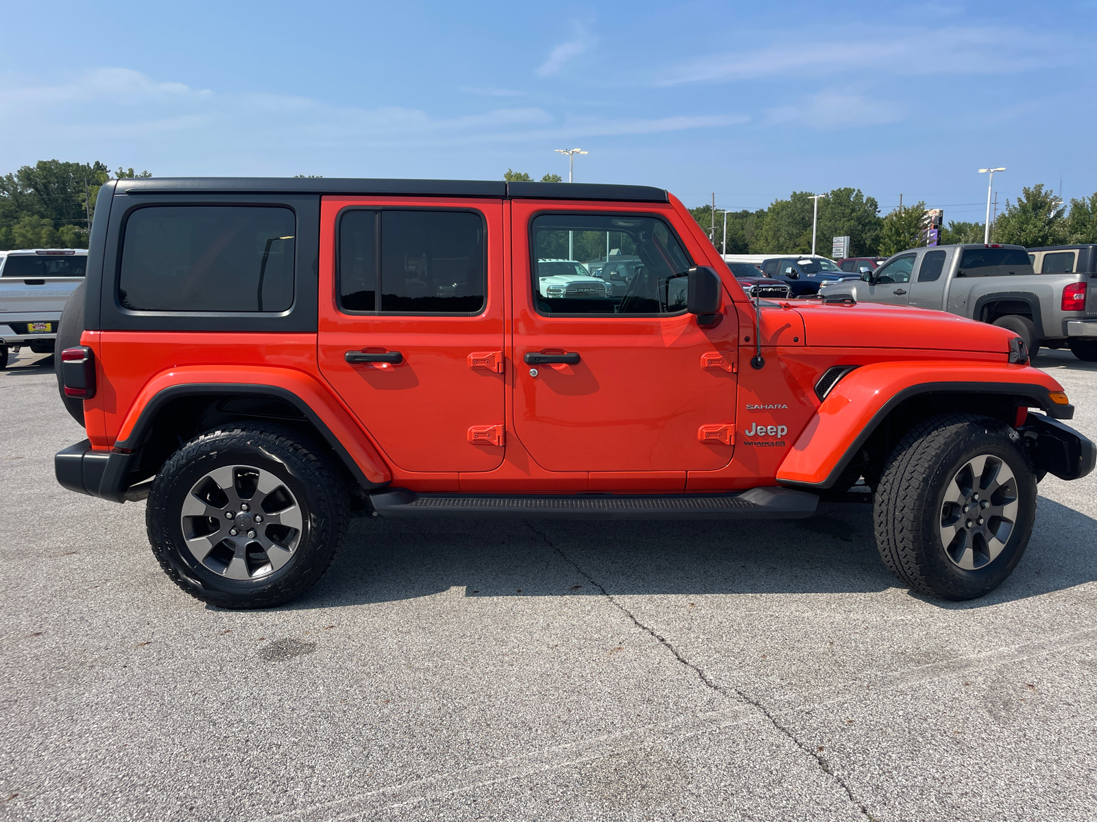 2018 Jeep Wrangler Unlimited Sahara 3