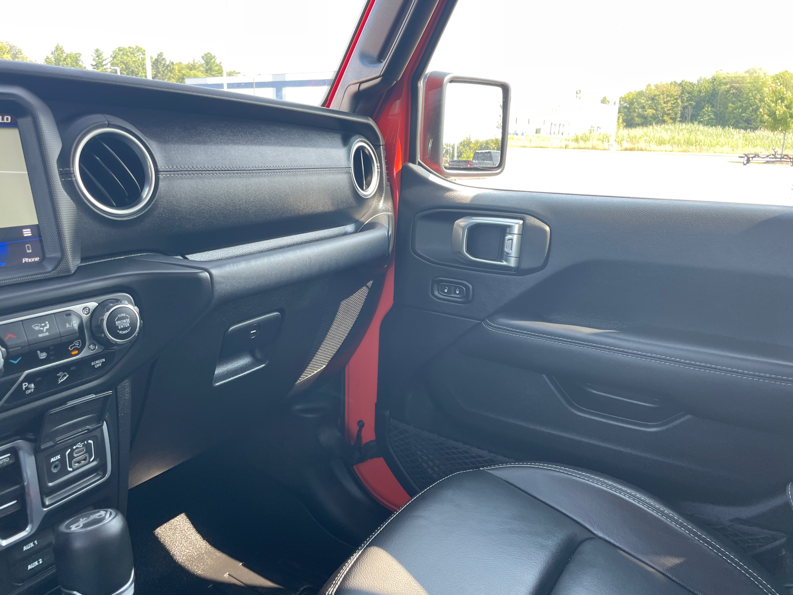 2018 Jeep Wrangler Unlimited Sahara 18