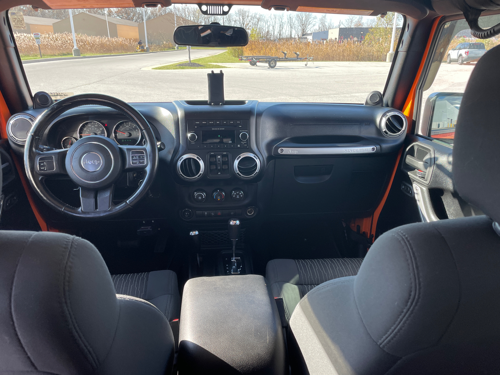 2012 Jeep Wrangler Unlimited Sahara 32