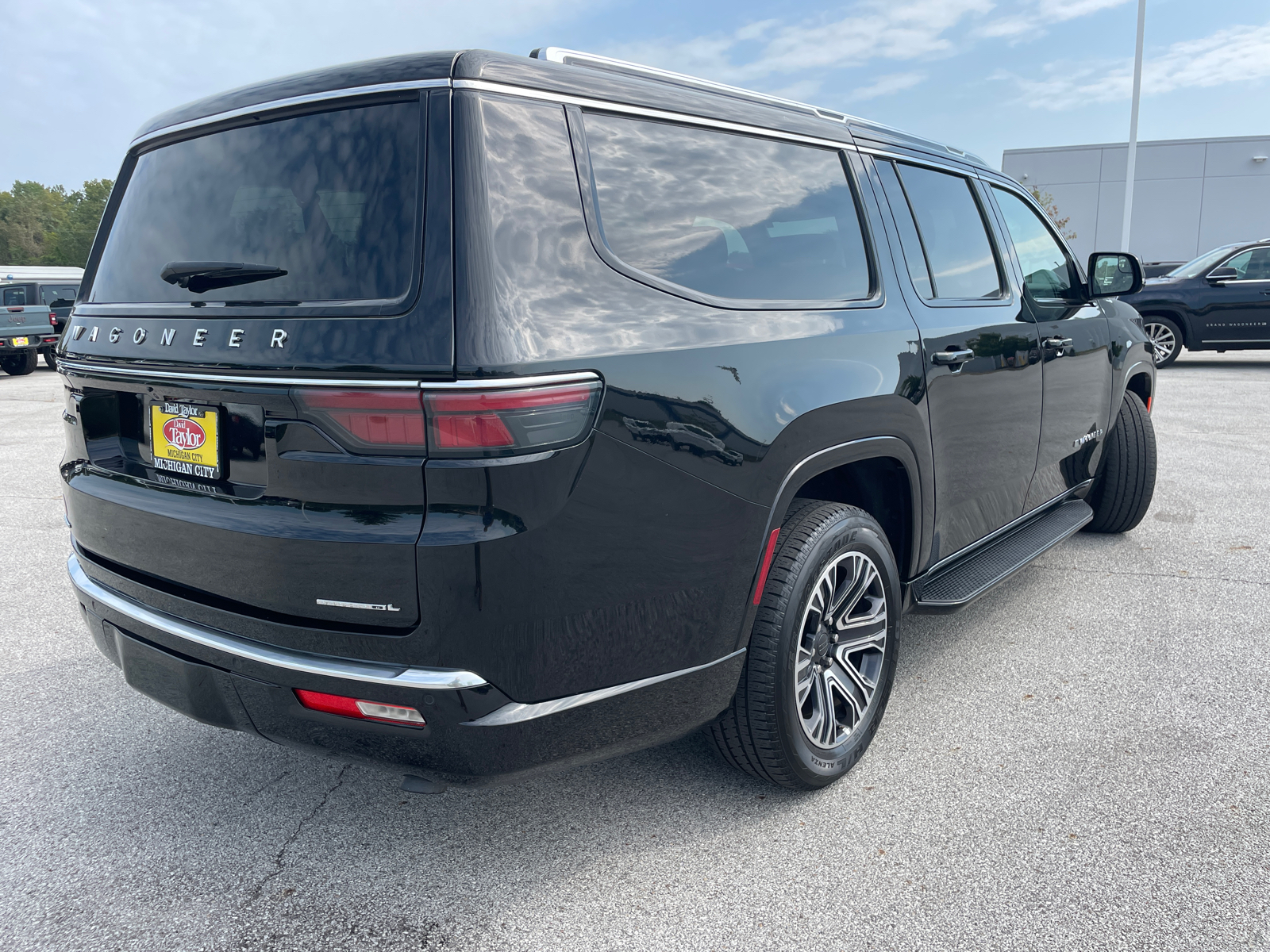 2023 Jeep Wagoneer L Series II 4