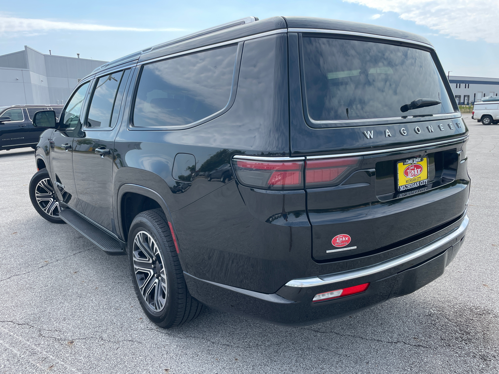 2023 Jeep Wagoneer L Series II 6