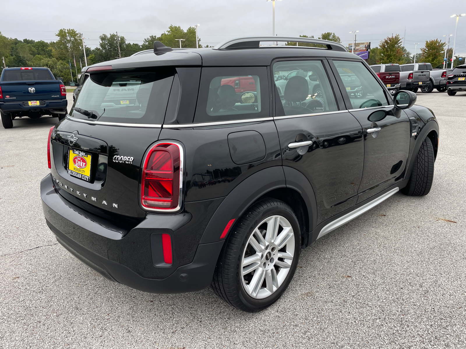 2022 MINI Countryman Cooper 3