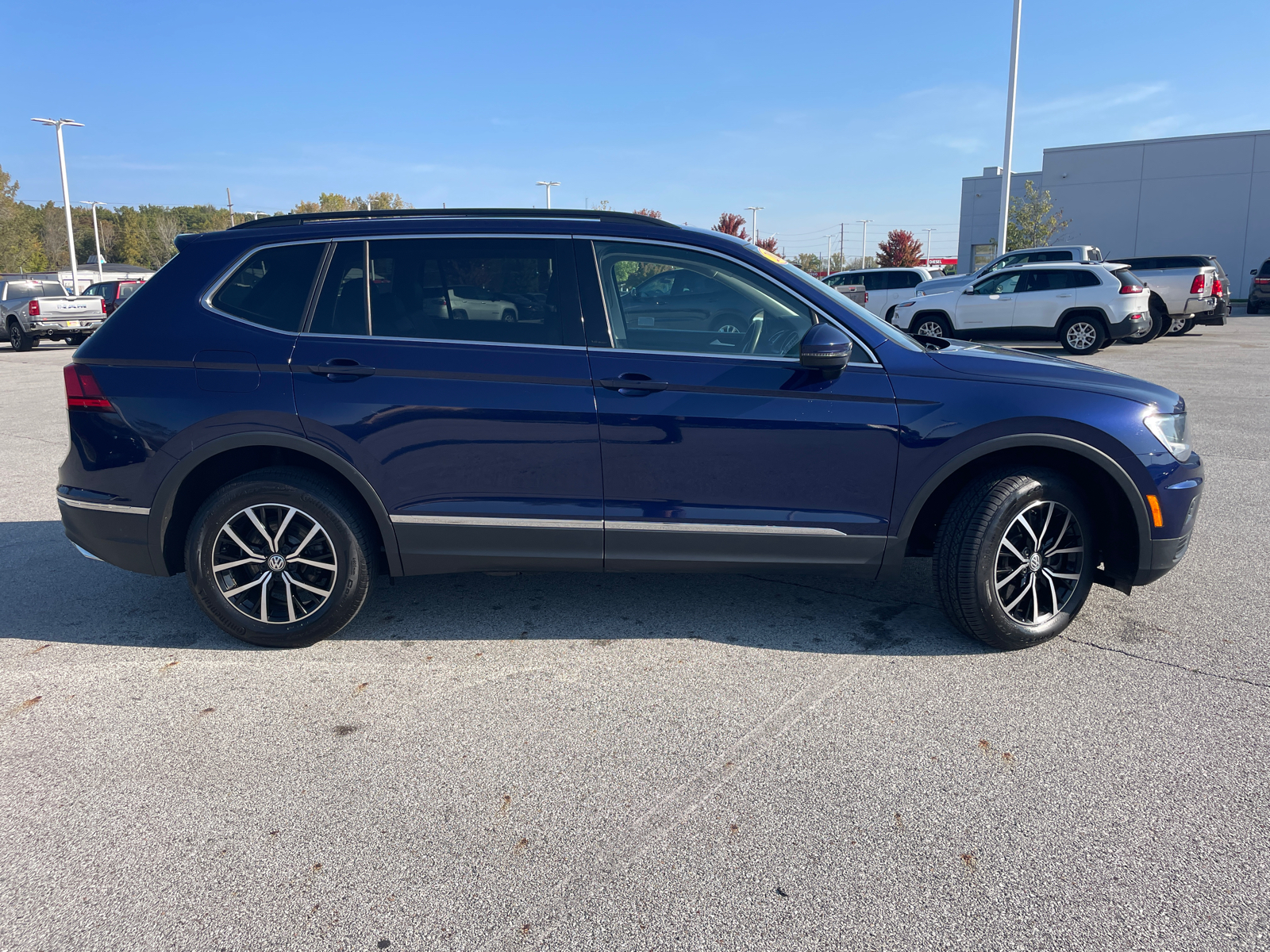 2021 Volkswagen Tiguan SE R-Line Black 2