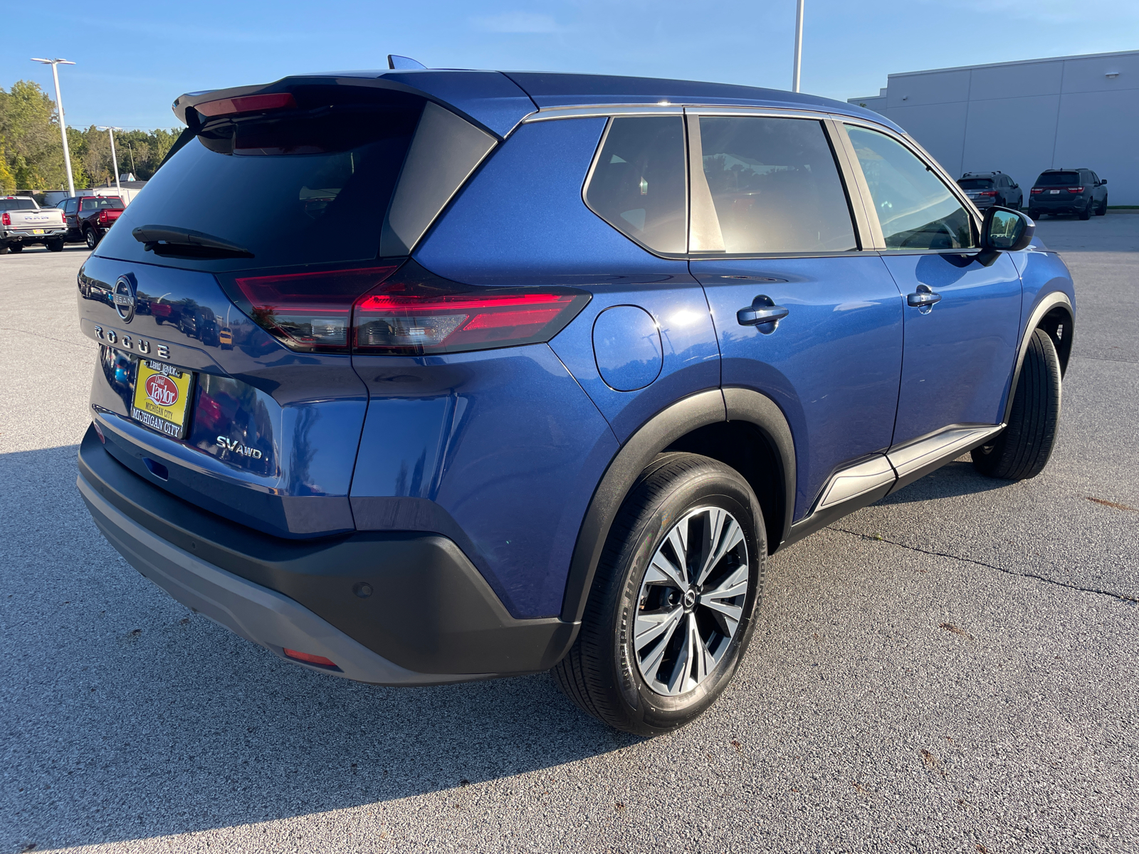 2023 Nissan Rogue SV 3