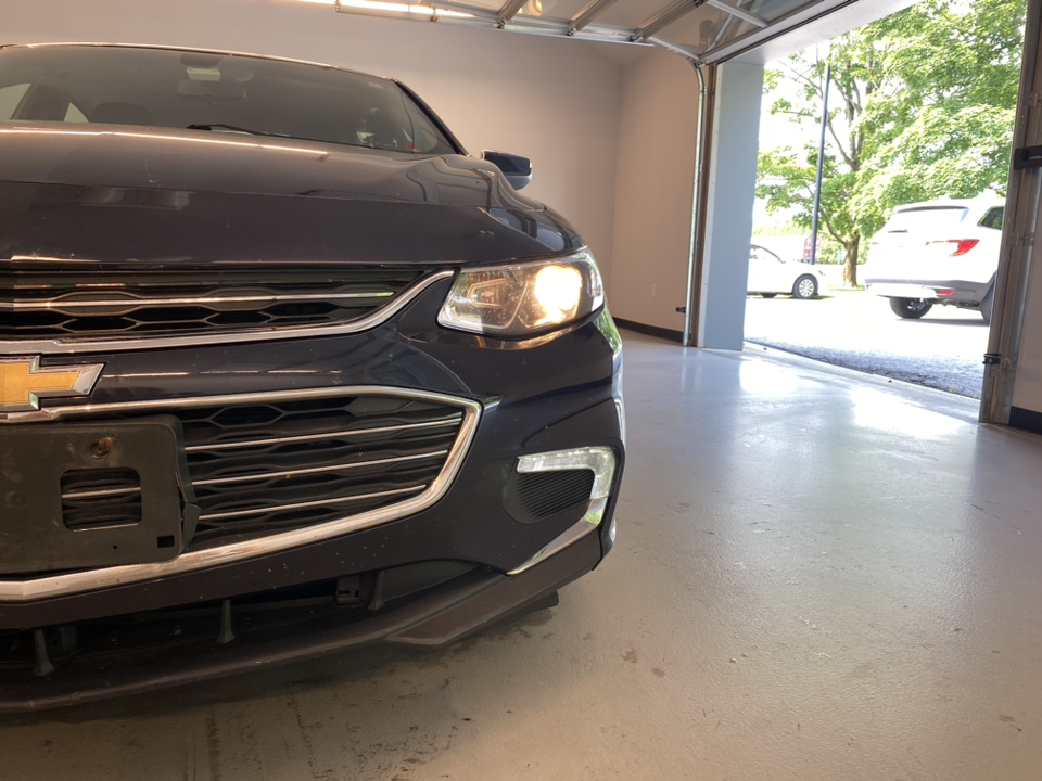 2018 Chevrolet Malibu LT 11