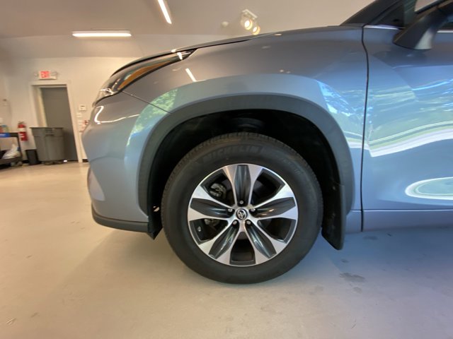 2021 Toyota Highlander XLE 19