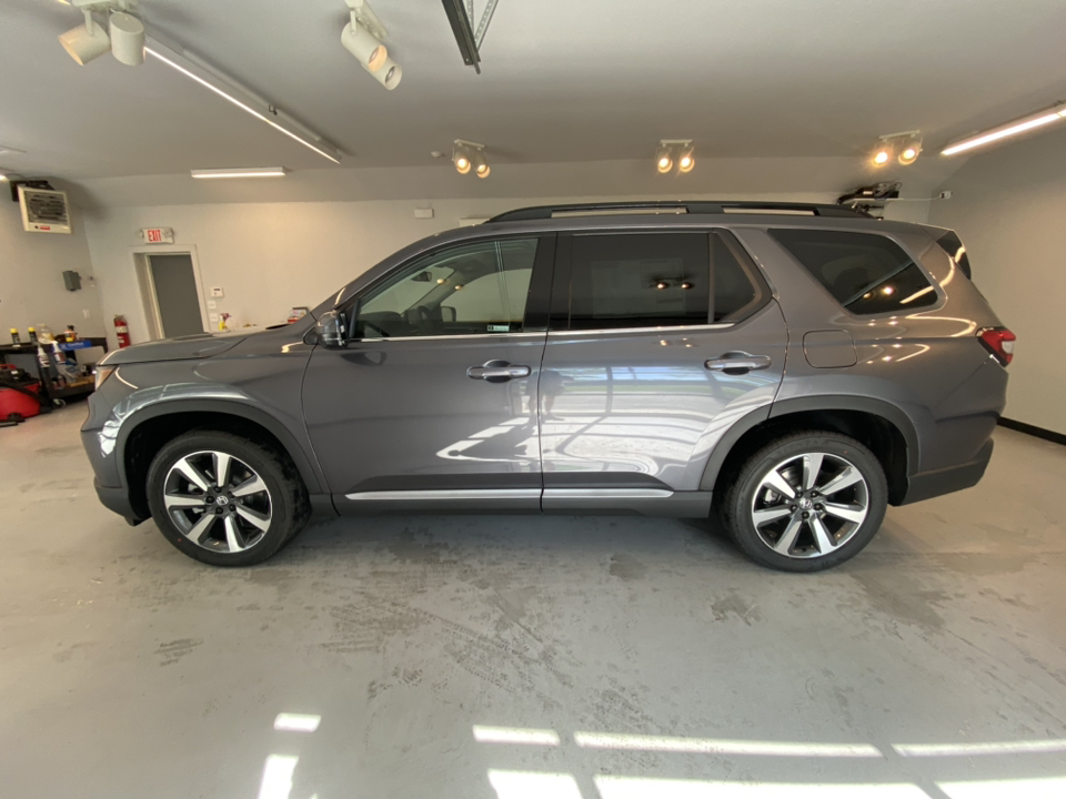 2025 Honda Pilot Touring 5