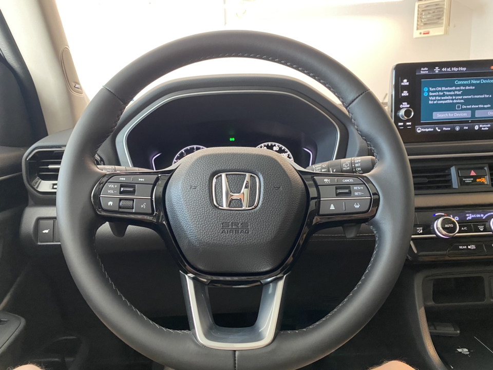 2025 Honda Pilot Touring 25