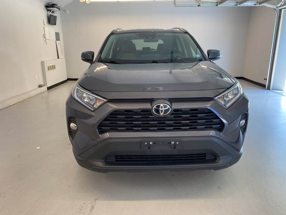 2019 Toyota RAV4 XLE 3