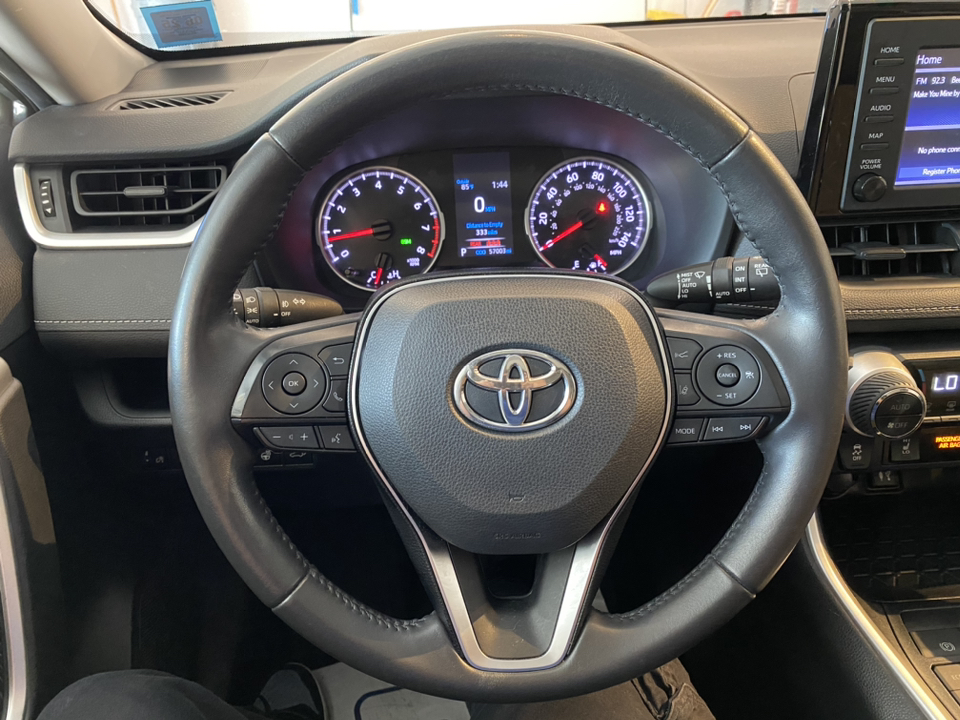 2019 Toyota RAV4 XLE 25