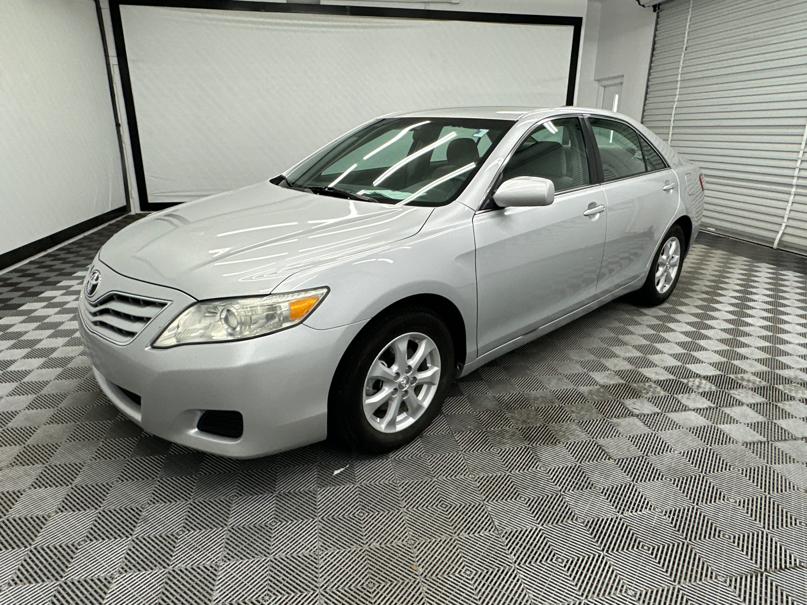 2011 Toyota Camry LE 1