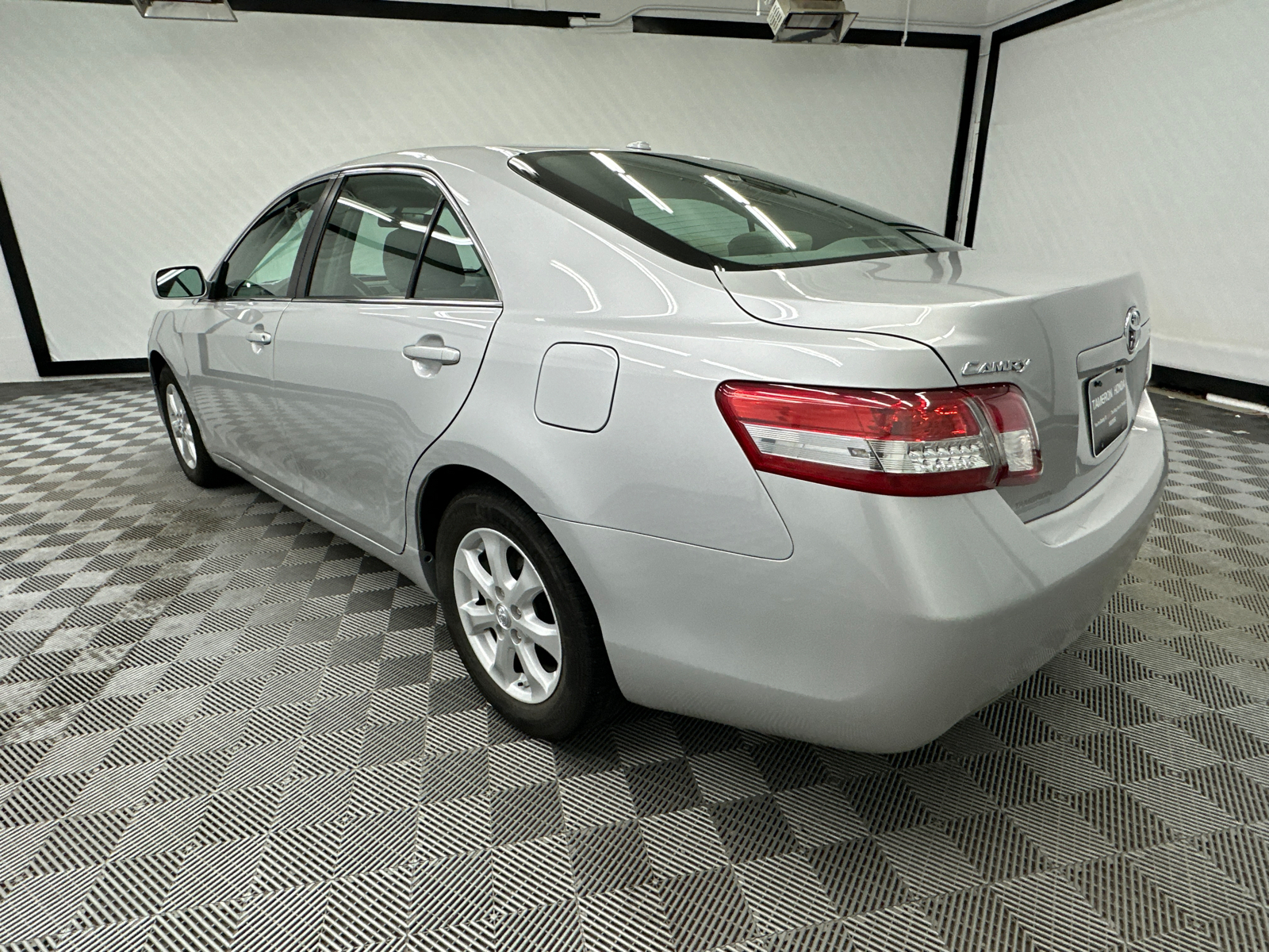 2011 Toyota Camry LE 3