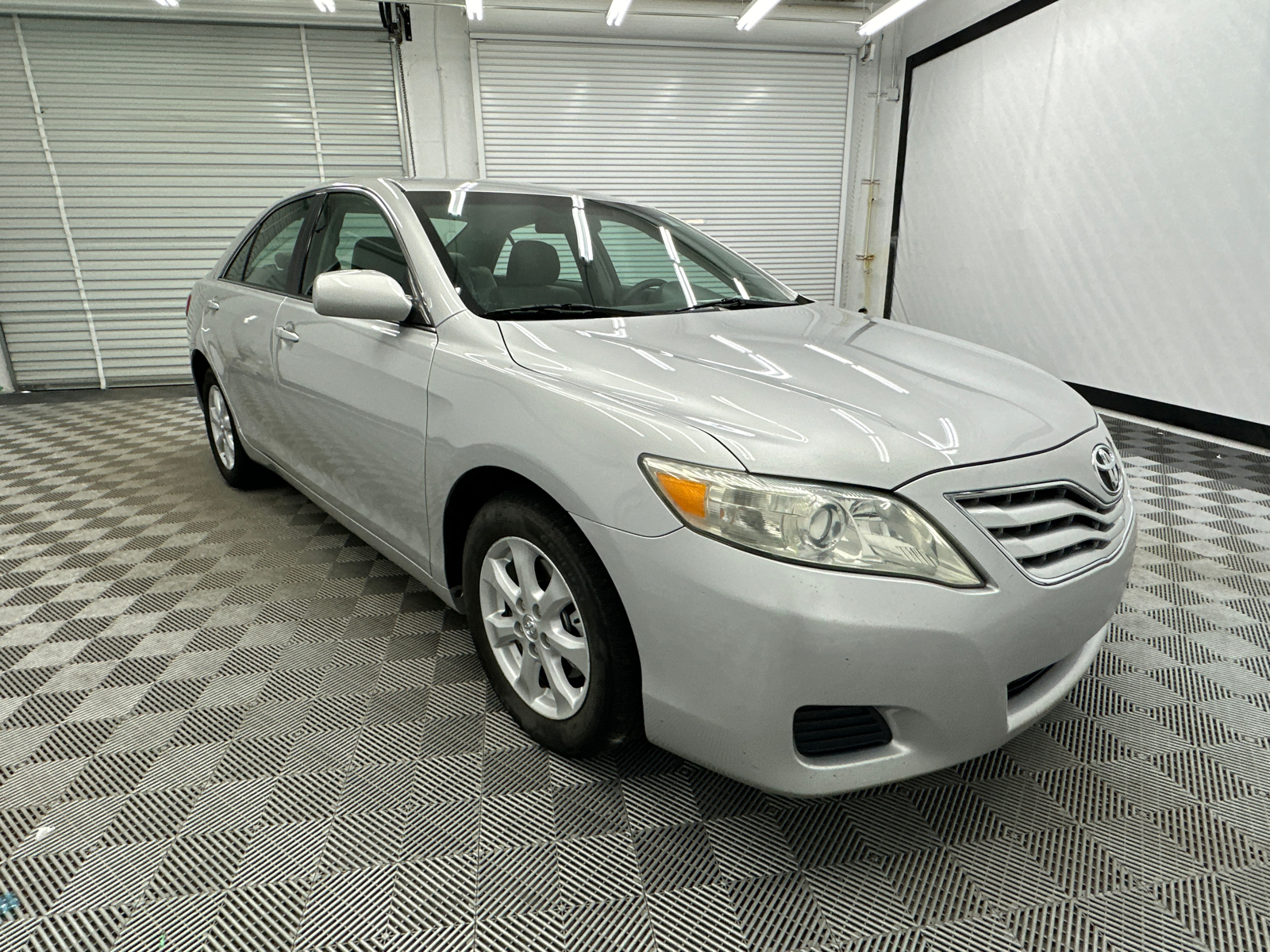 2011 Toyota Camry LE 7