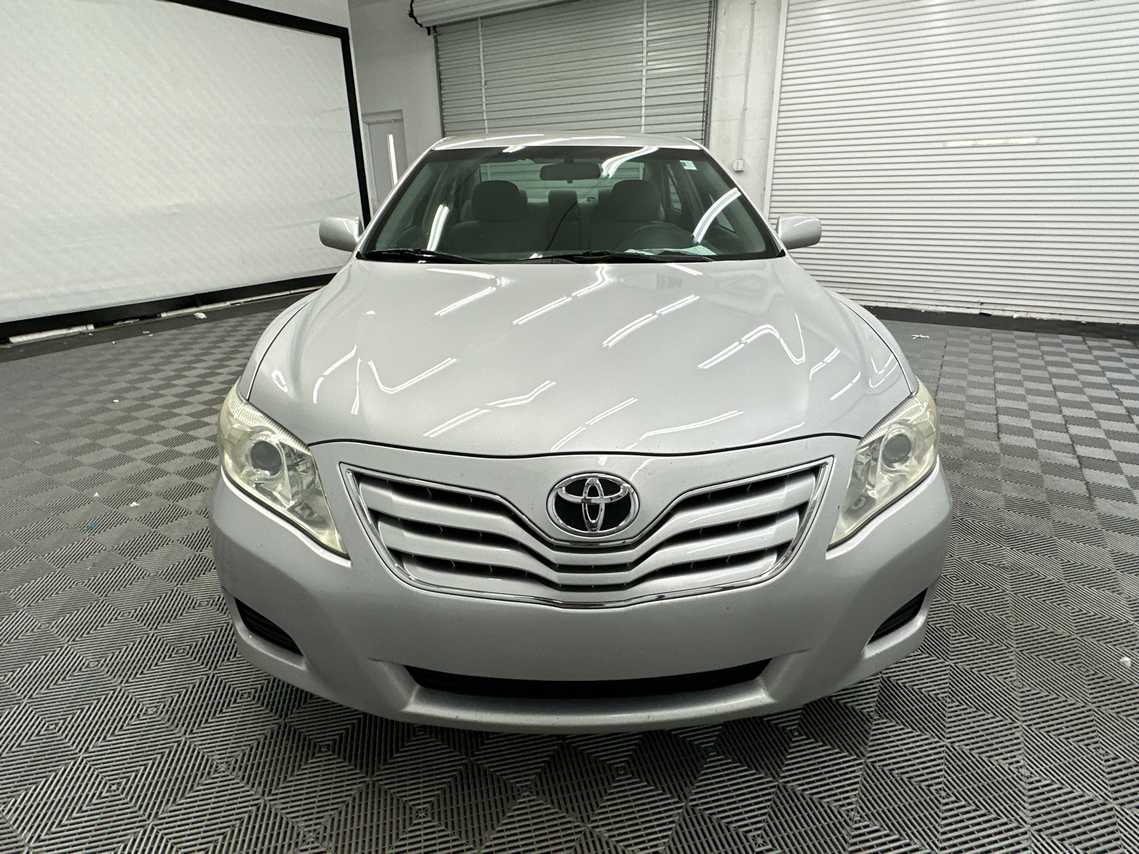 2011 Toyota Camry LE 8