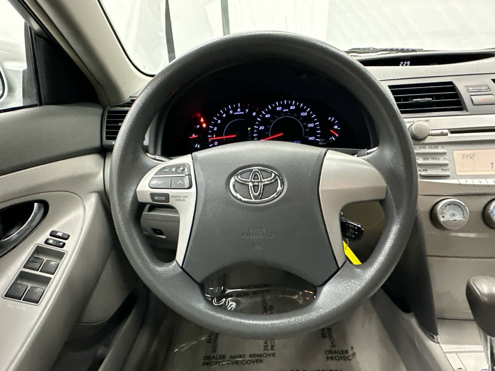 2011 Toyota Camry LE 24
