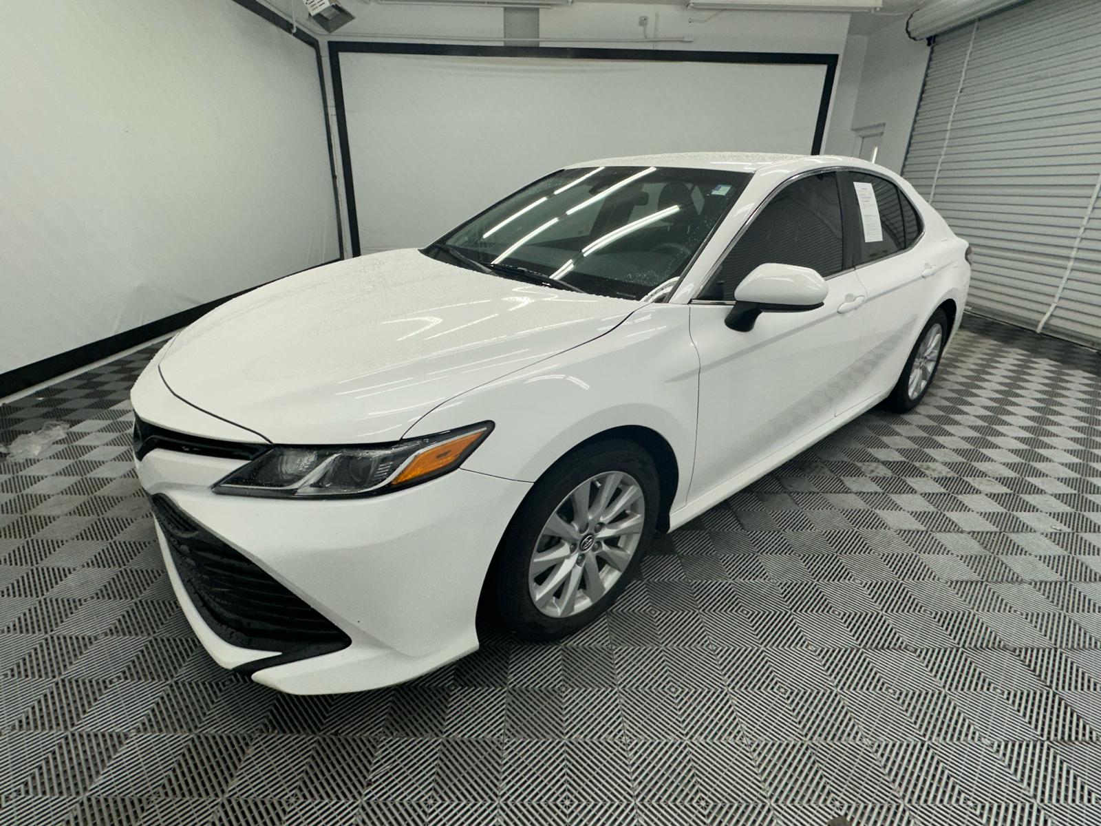 2018 Toyota Camry LE 1