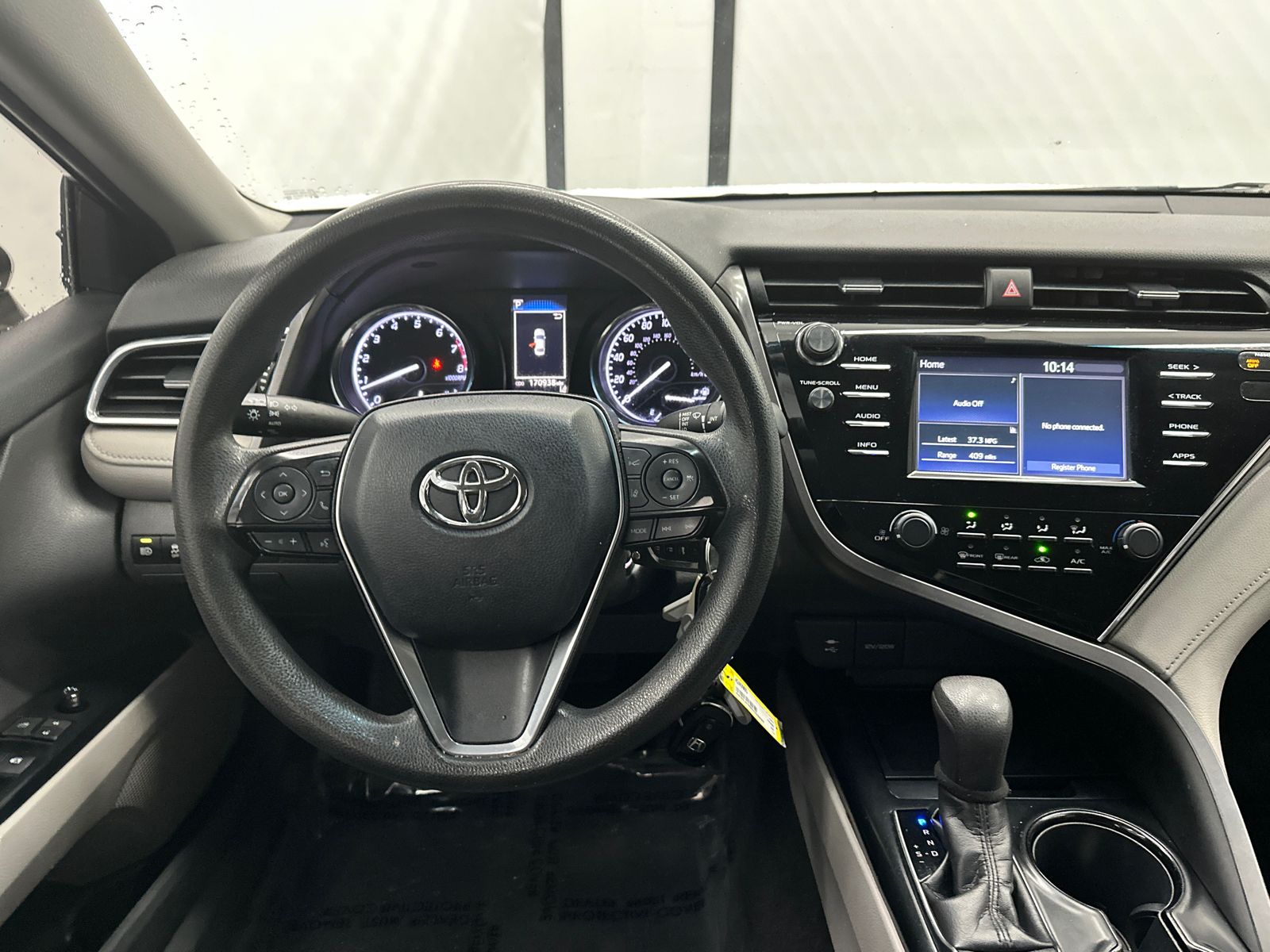 2018 Toyota Camry LE 23
