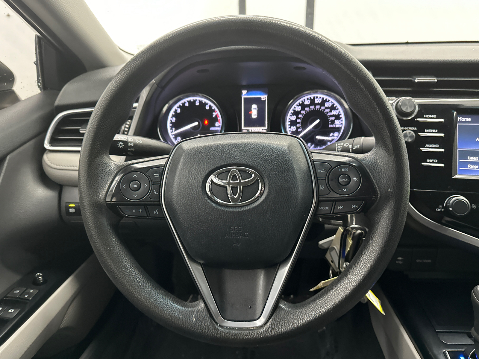2018 Toyota Camry LE 24