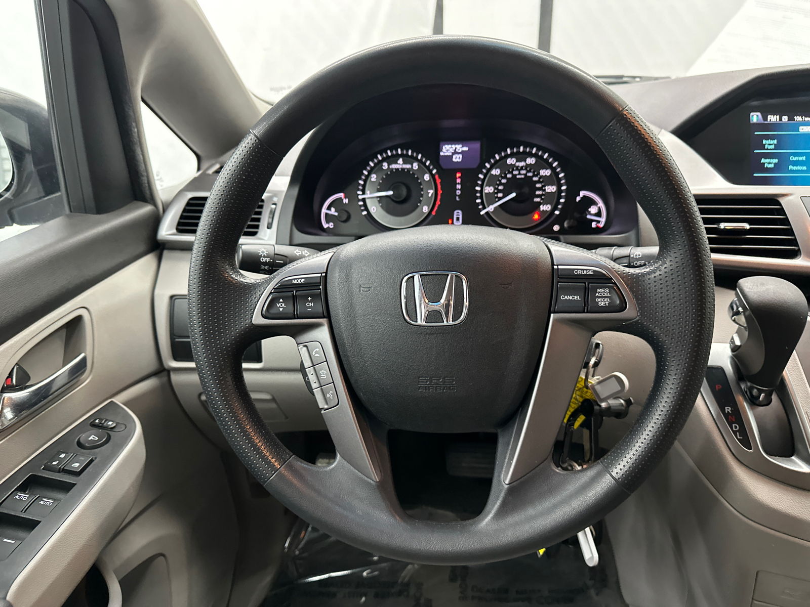 2014 Honda Odyssey LX 24