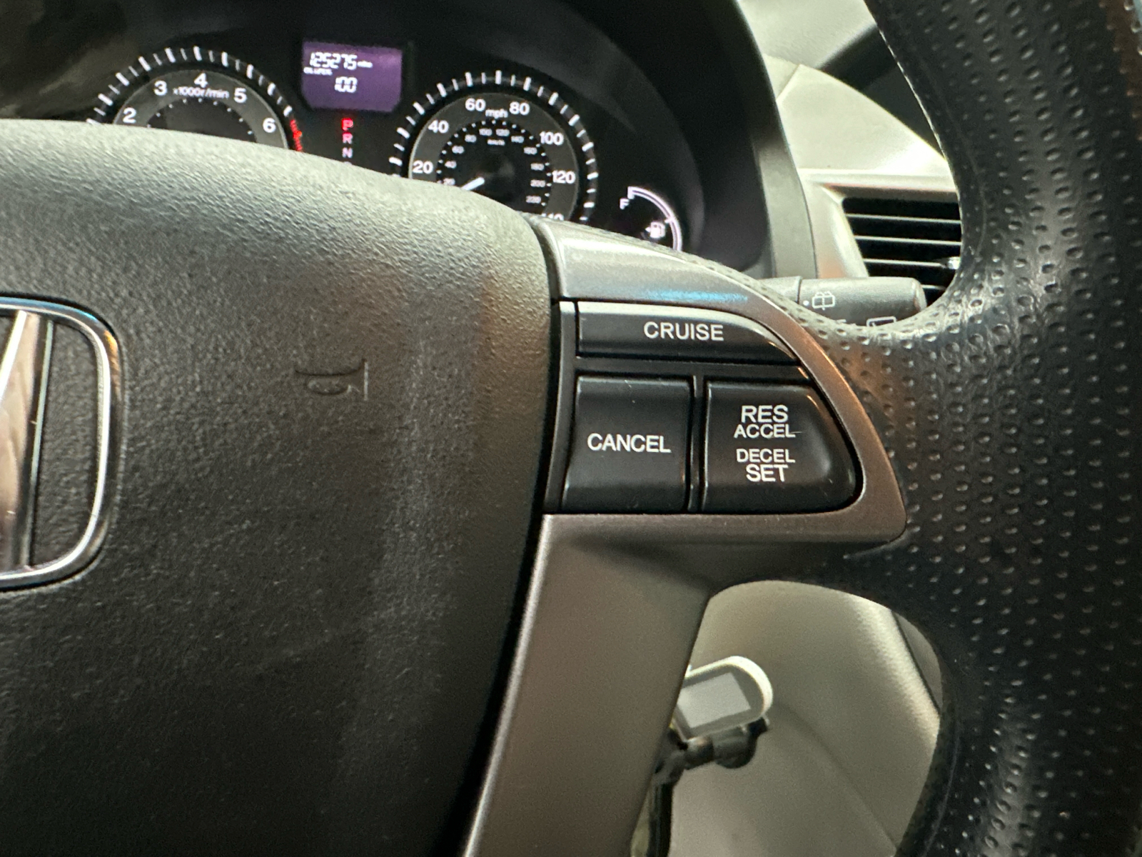 2014 Honda Odyssey LX 26