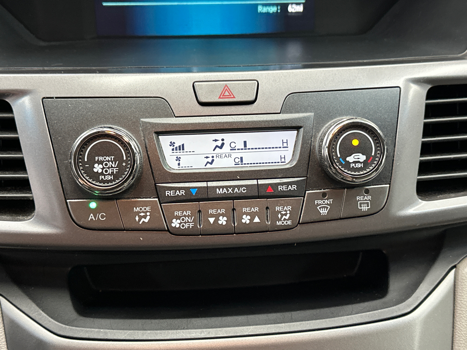 2014 Honda Odyssey LX 31