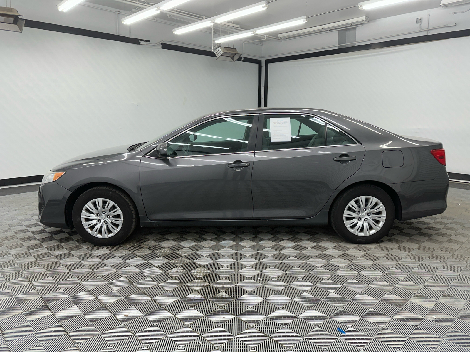 2013 Toyota Camry LE 2